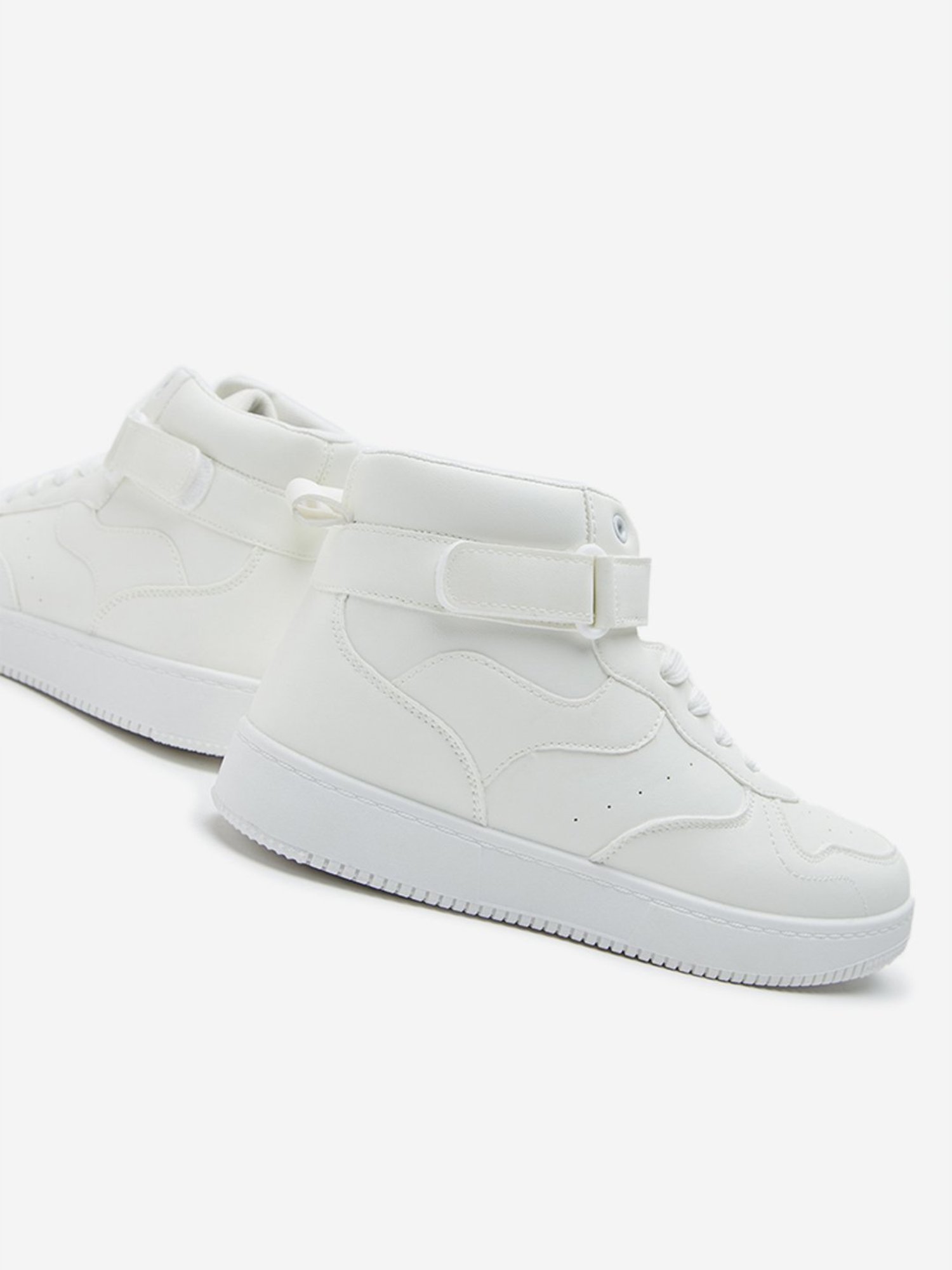 Yellow by Westside White Solid High-Top Boots