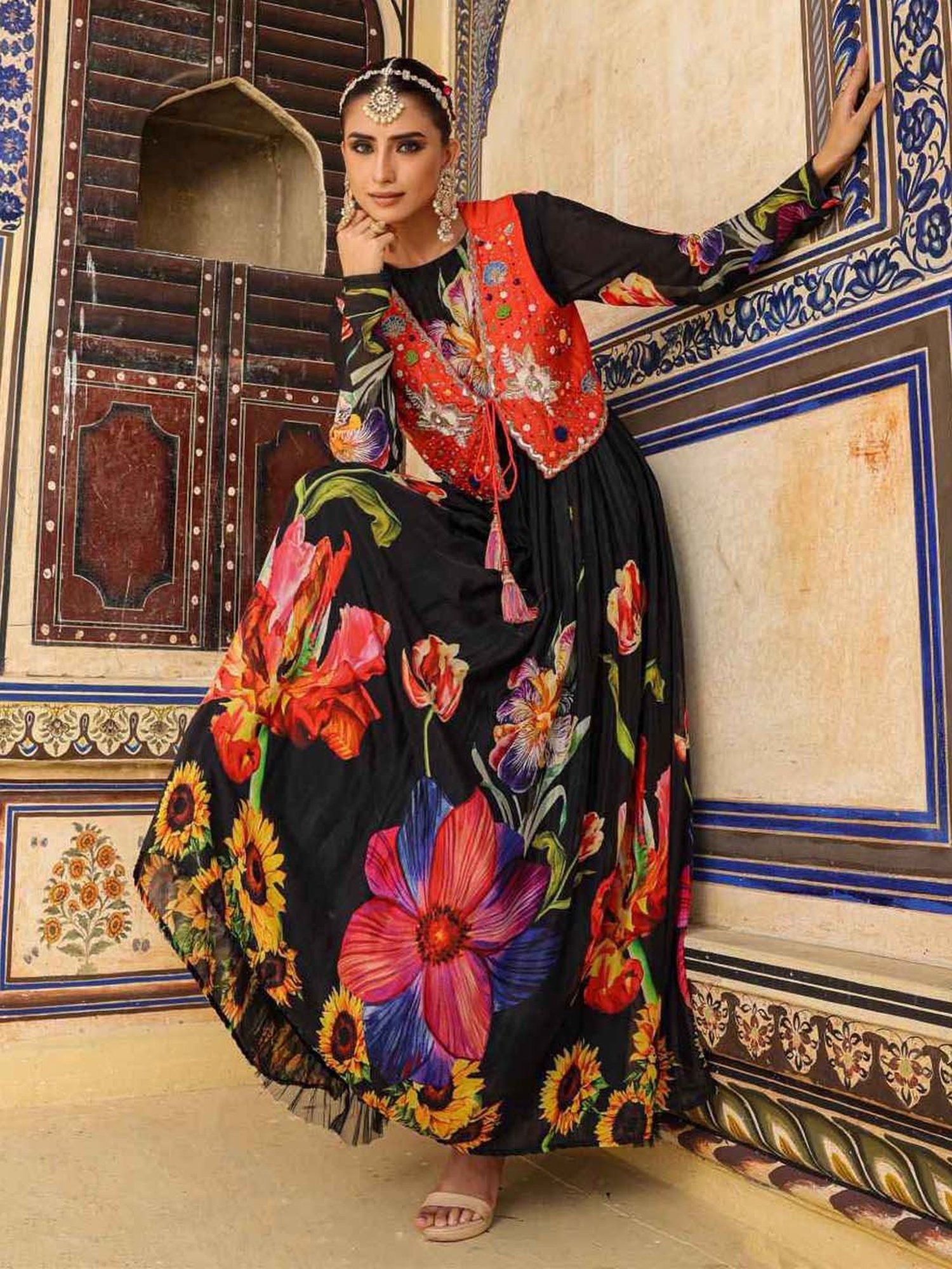 SCAKHI Black Printed Maxi Dress With Jacket