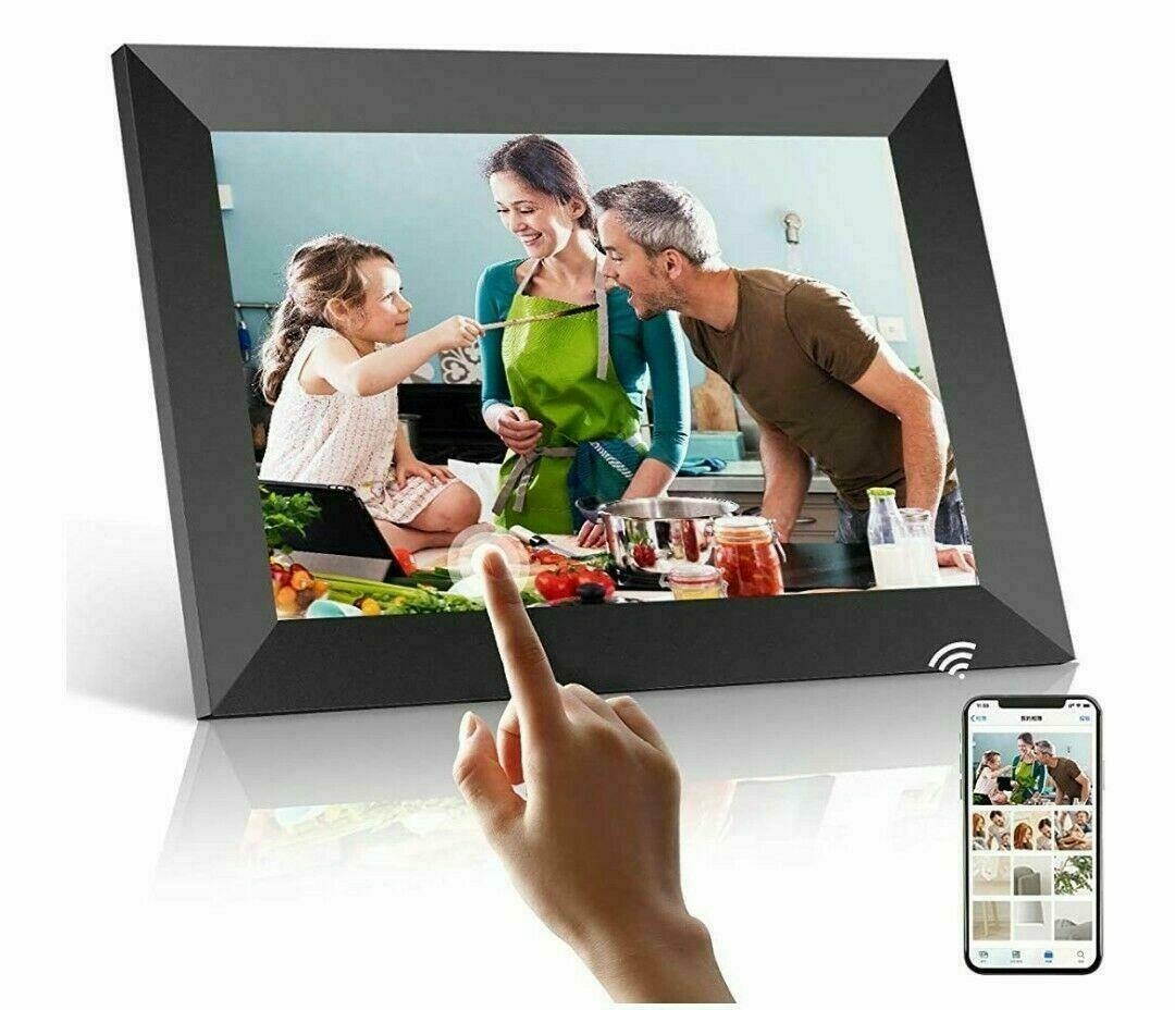 Clapper Hollow HC102 Weimaraner Framed Print