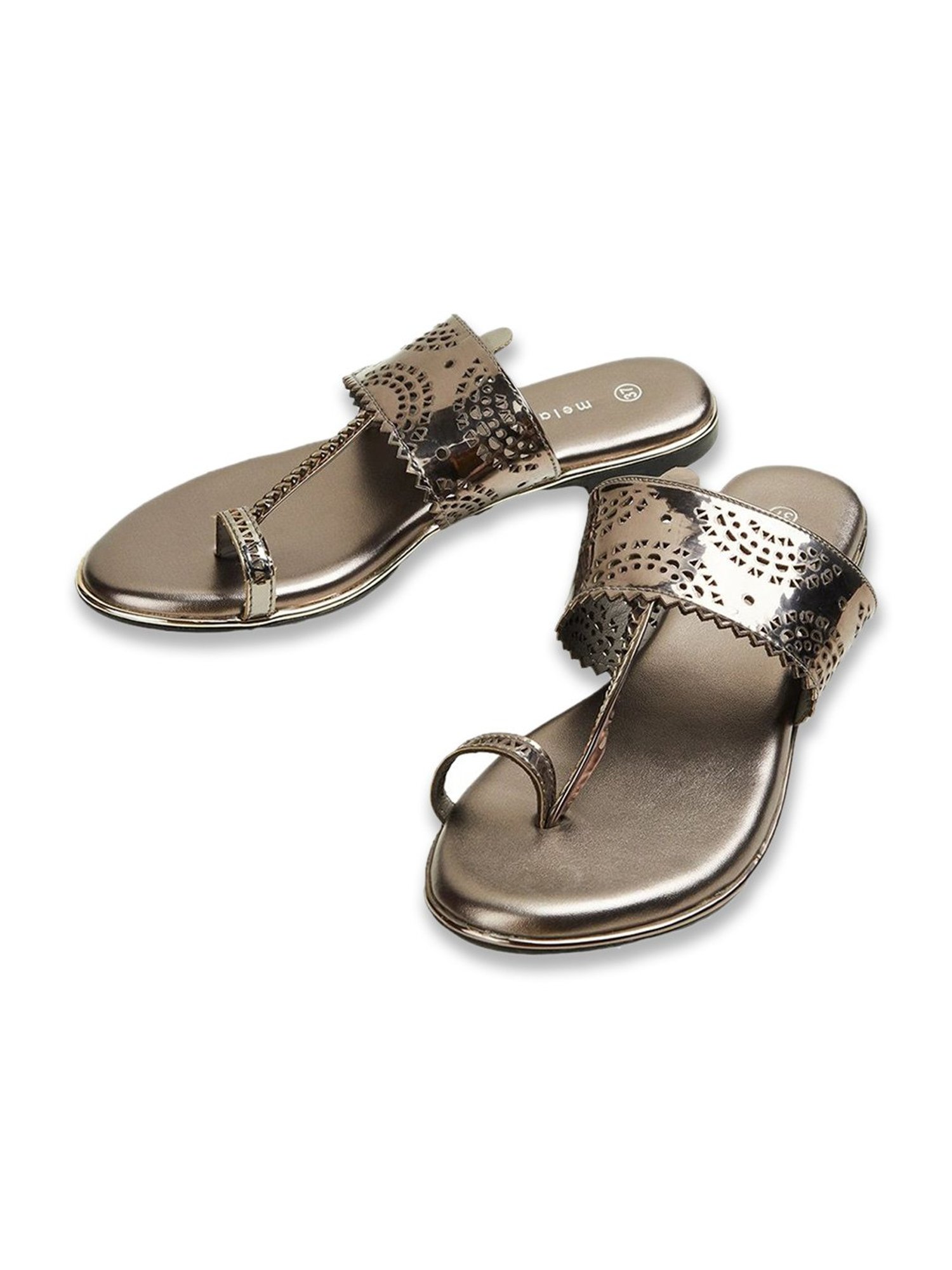 Melange by Lifestyle Women's Pewter Toe Ring Sandals
