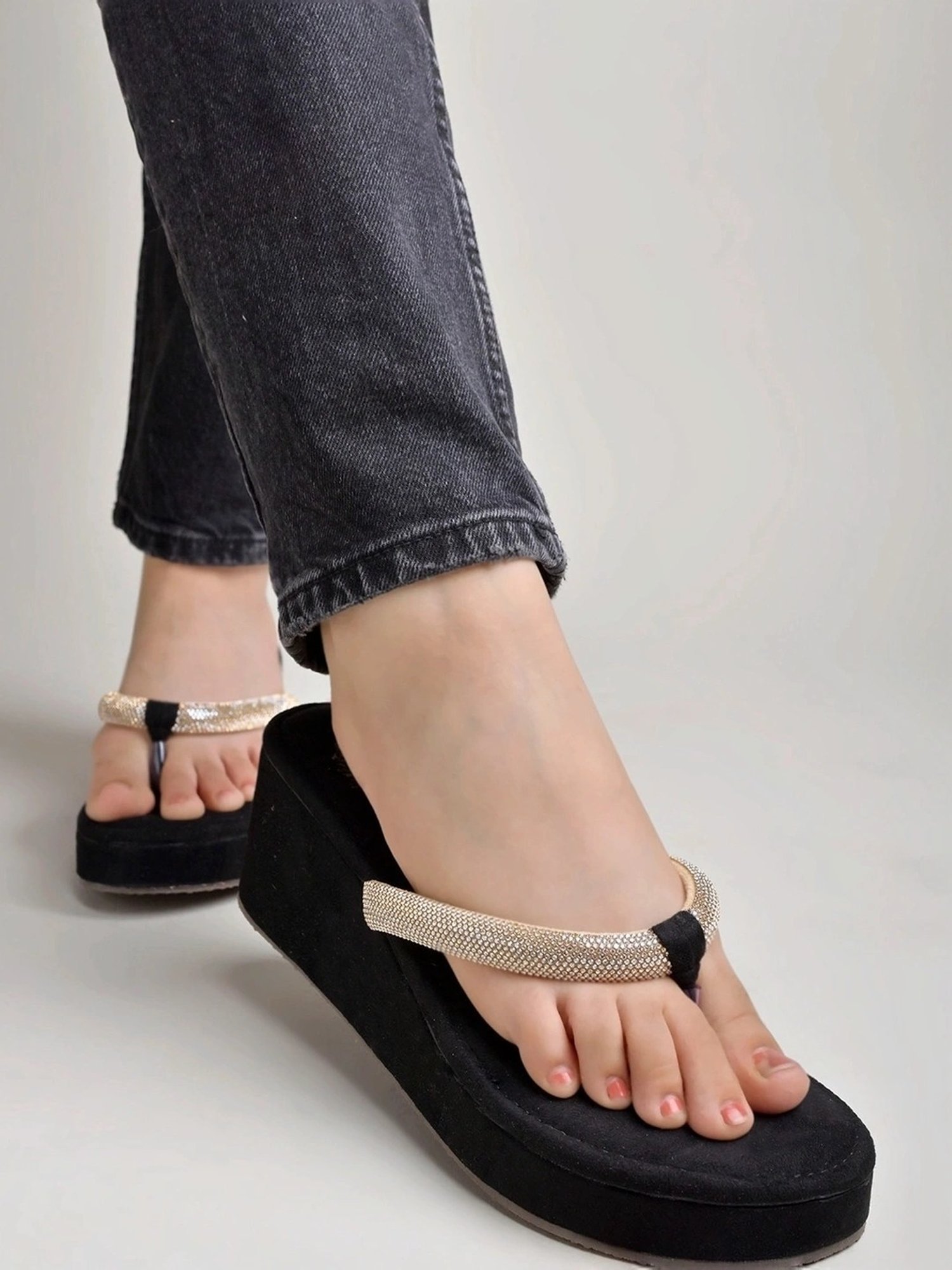 Shoetopia Women's Gold Thong Wedges