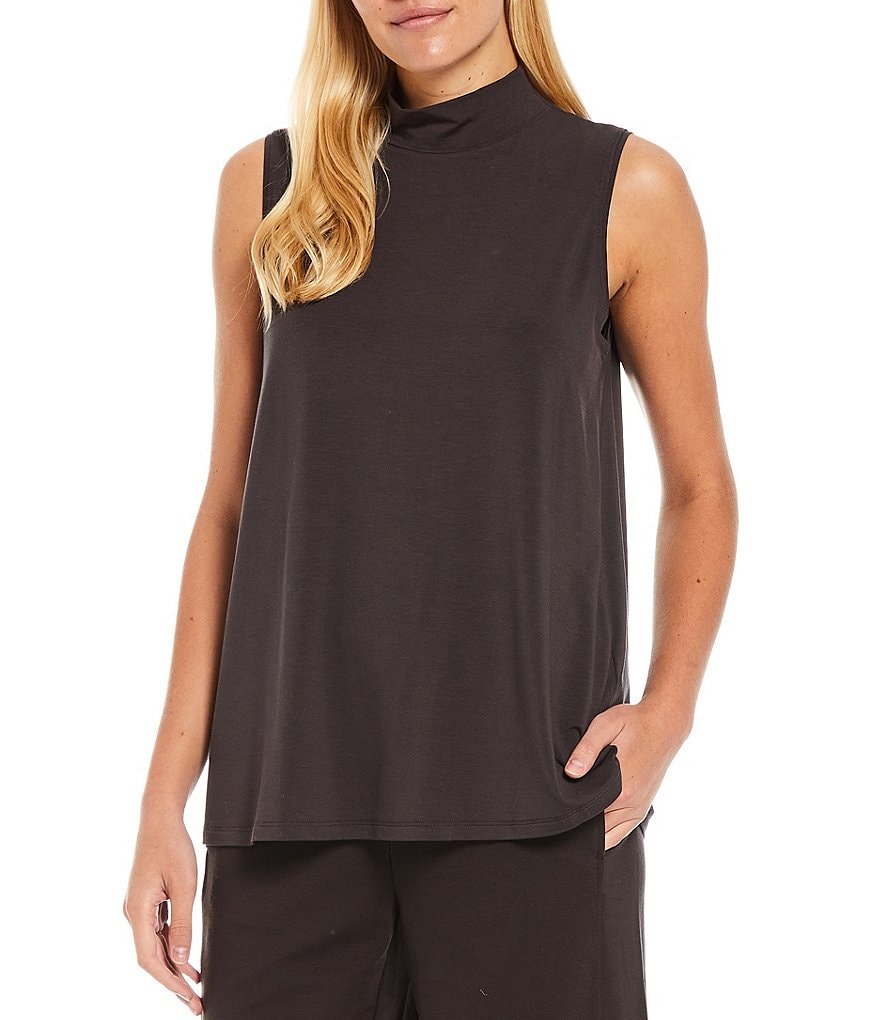 Calessa Floral Embroidered Round Neck Short Sleeve Tunic