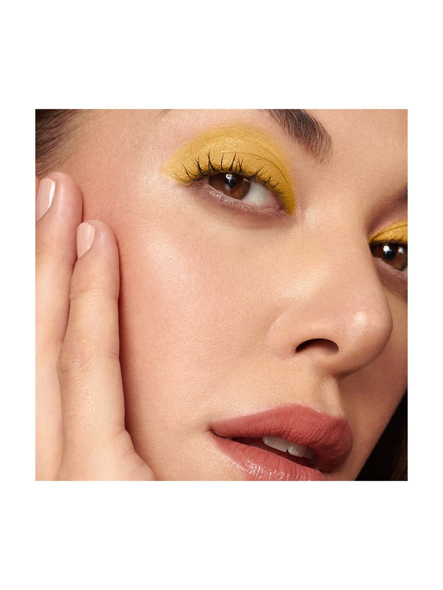 Lakme Absolute Explore Eye Shadow Stick Shimmering Gold - 1.4 gm