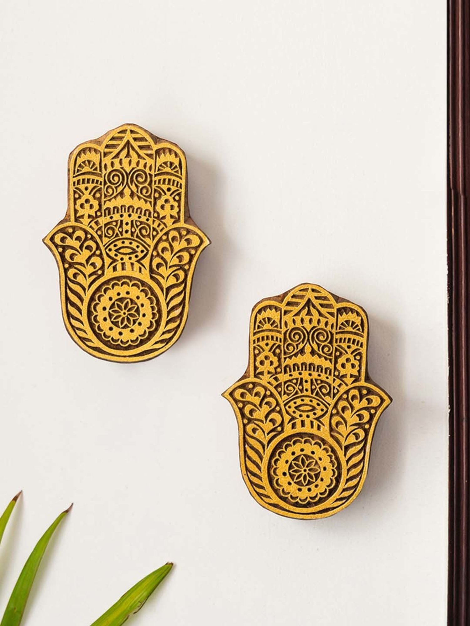 ExclusiveLane 'Palm Pair' Hand Carved Block Wall Decor In Sheesham Wood (Set of 2)