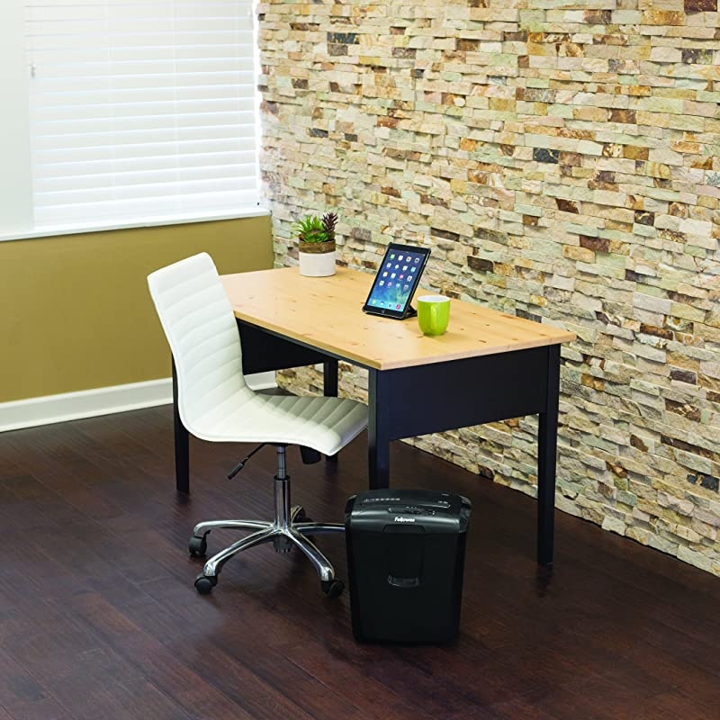 Powershred 49C 8Sheet CrossCut Paper and Credit Card Shredder 4605801 Black