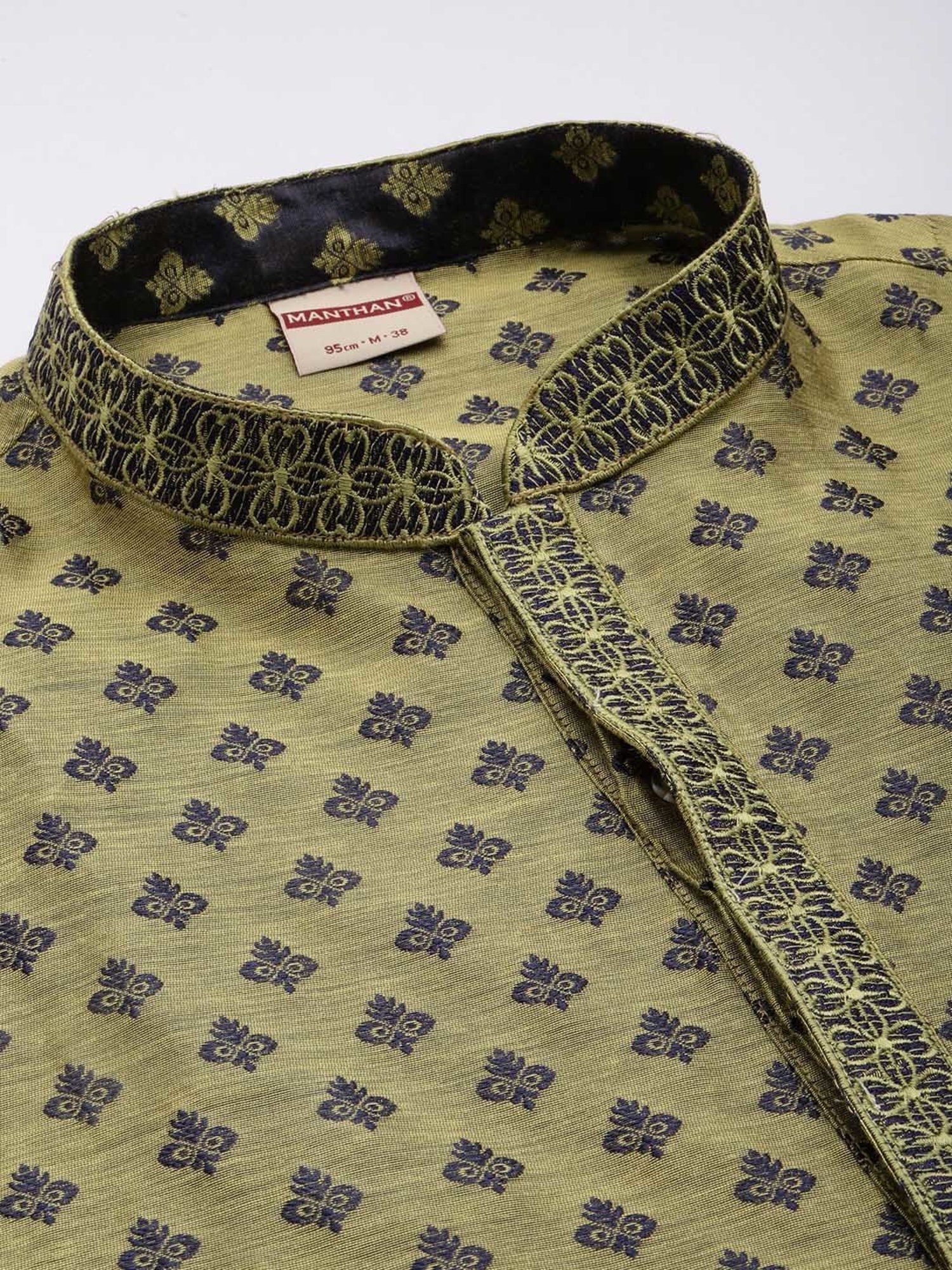 Manthan Green & Cream Regular Fit Self Design Kurta & Pyjamas Set