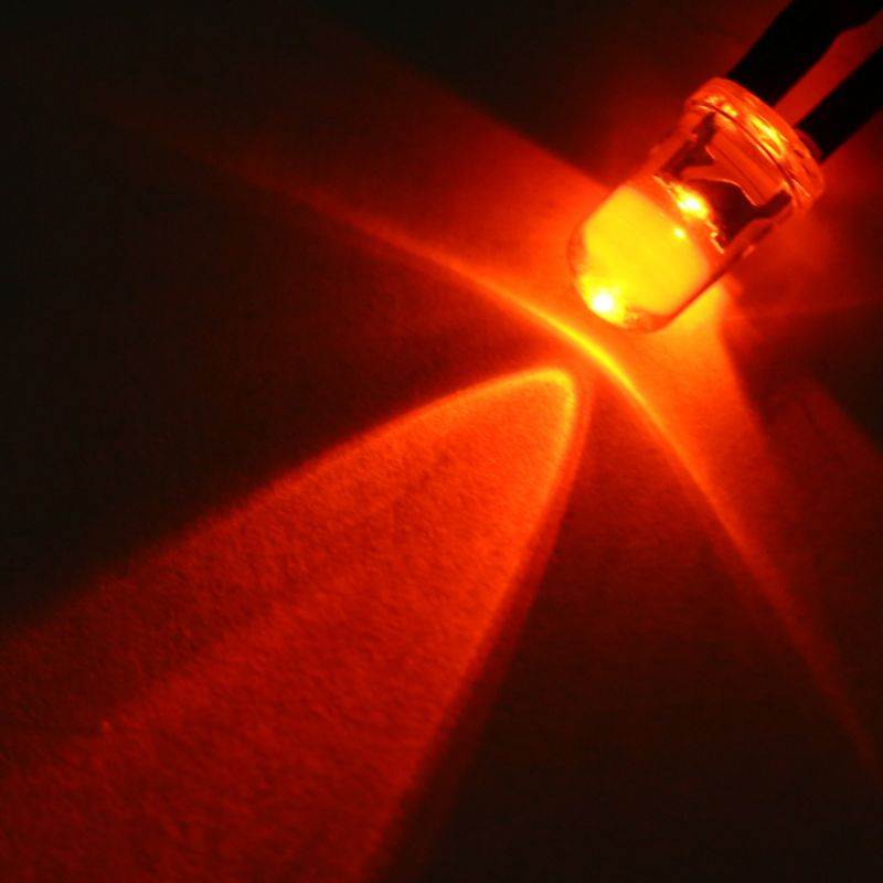 200Pcs White 5mm Round Emitting Diode LED Light Lamp 3.0-3.2V