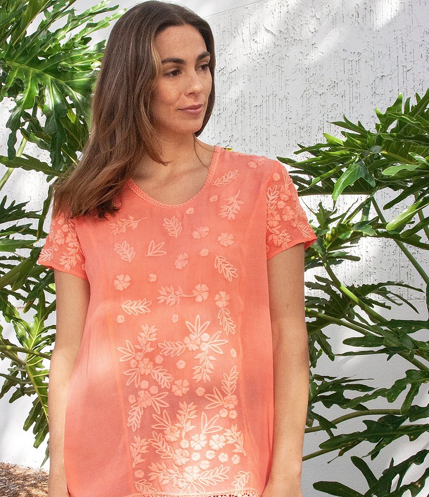 Karyn Seo Mahalia Vintage Tonal Embroidered V-Neck Short Sleeve Lace-Hem Hi-Low Tunic