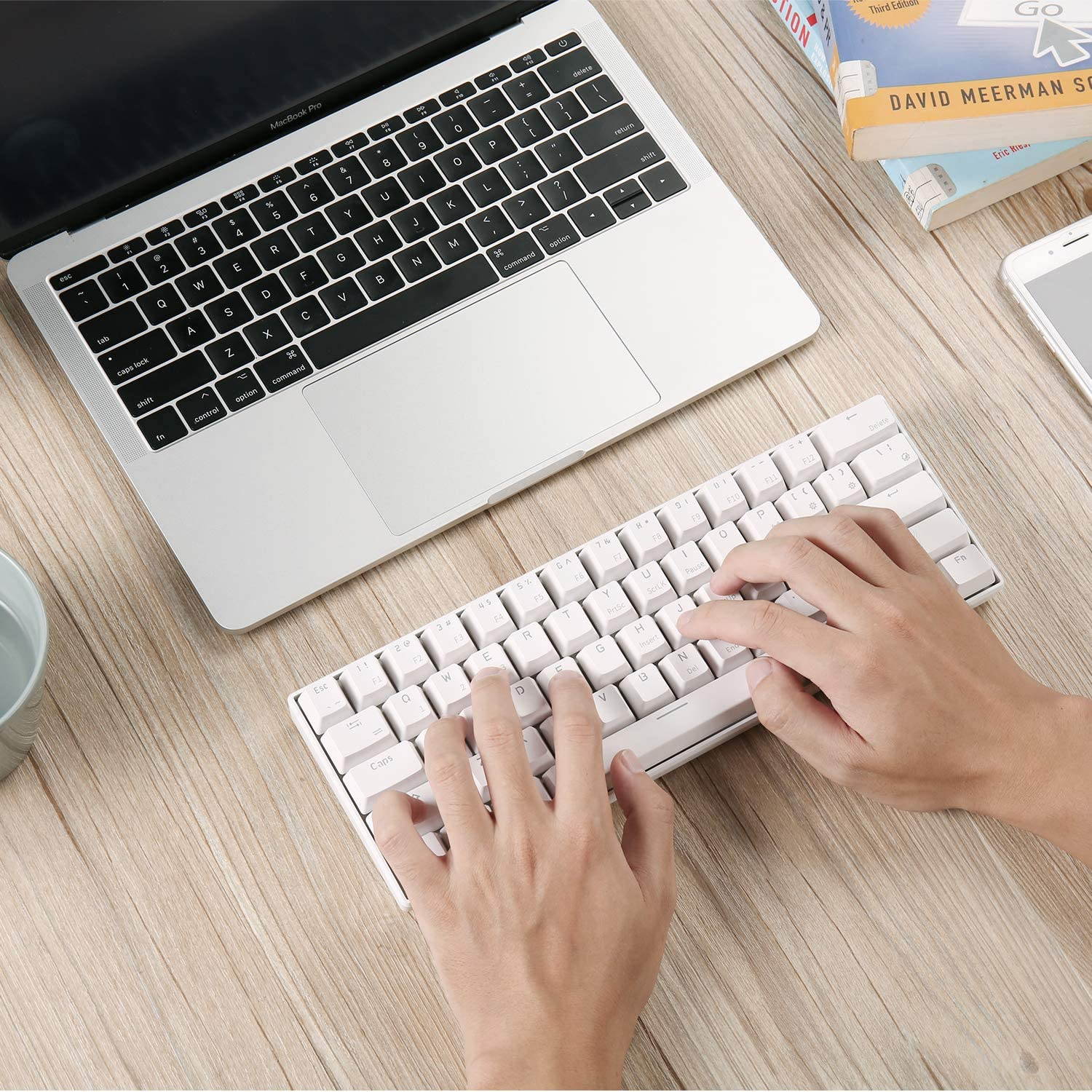 CUUWE RK ROYAL KLUDGE RK61 Wireless 60% Mechanical Gaming Keyboard, Ultra-Compact Bluetooth Keyboard with Linear and mechanical Switch, Compatible for Multi-Device Connection