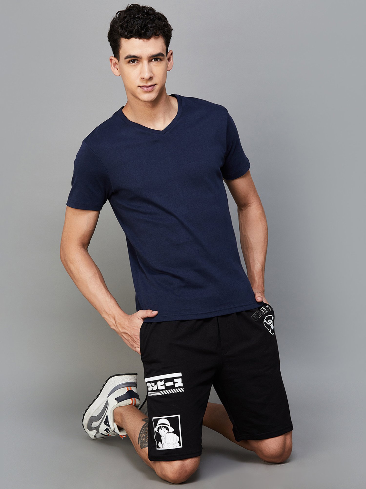 BOSSINI Navy Regular Fit V-Neck T-Shirt