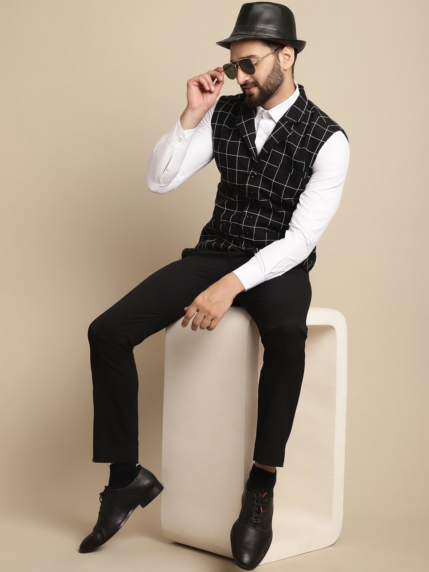 Even Black Regular Fit Notch Lapel Check Waistcoat