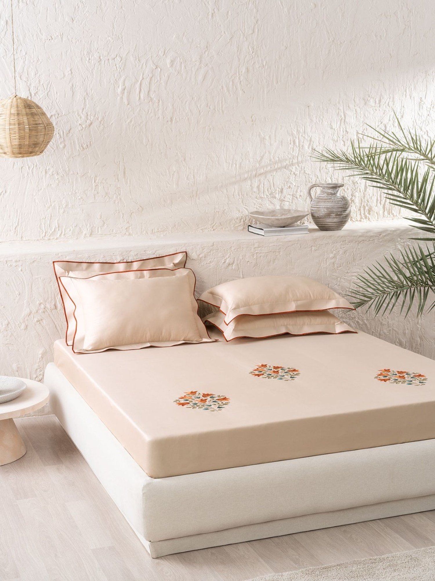 DDECOR Live beautiful Motif Wheat Pink 210 TC Cotton King Bed Sheet with 2 Pillow Covers