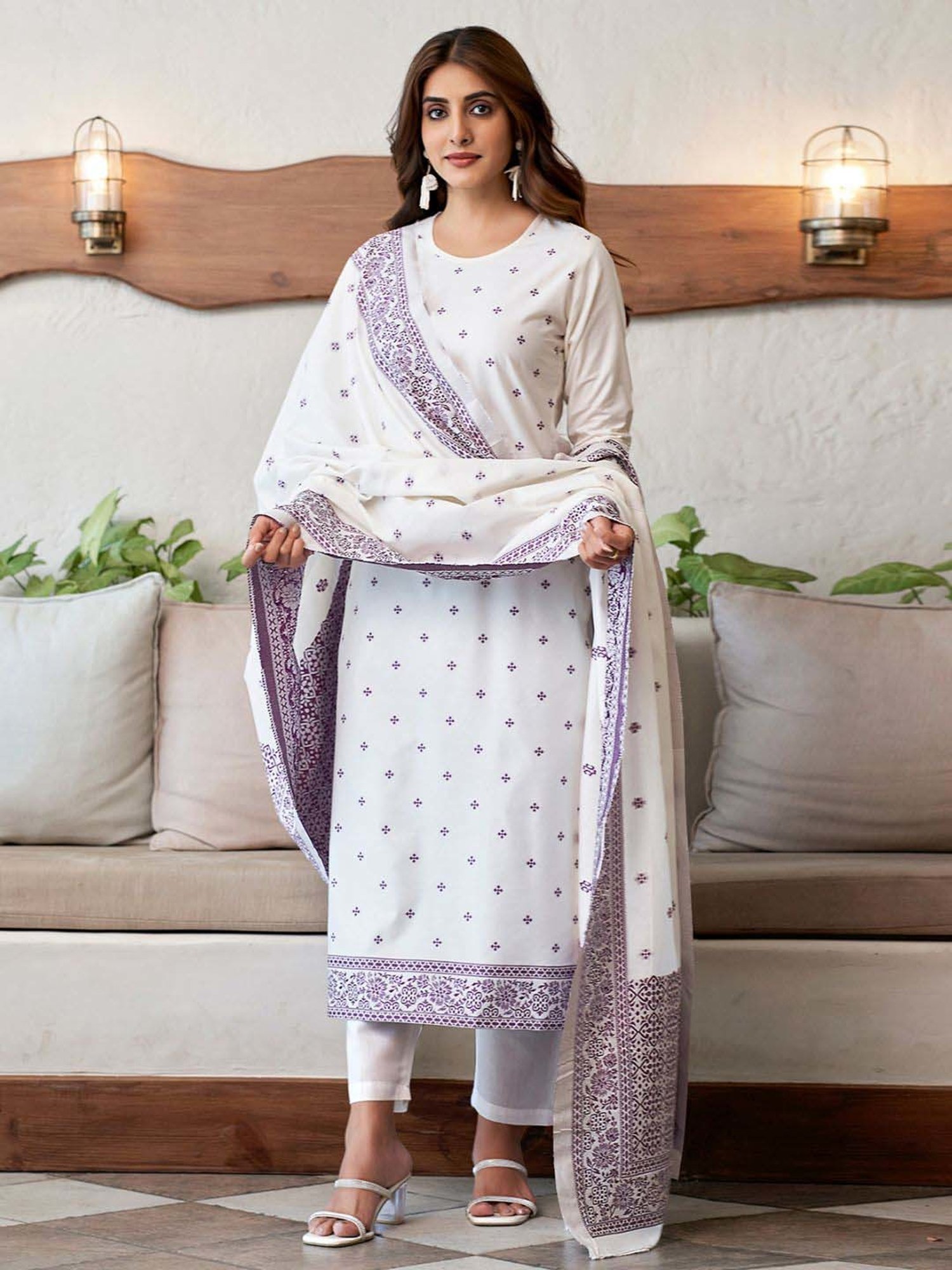 Skylee White Cotton Woven Pattern Kurta Pant Set With Dupatta