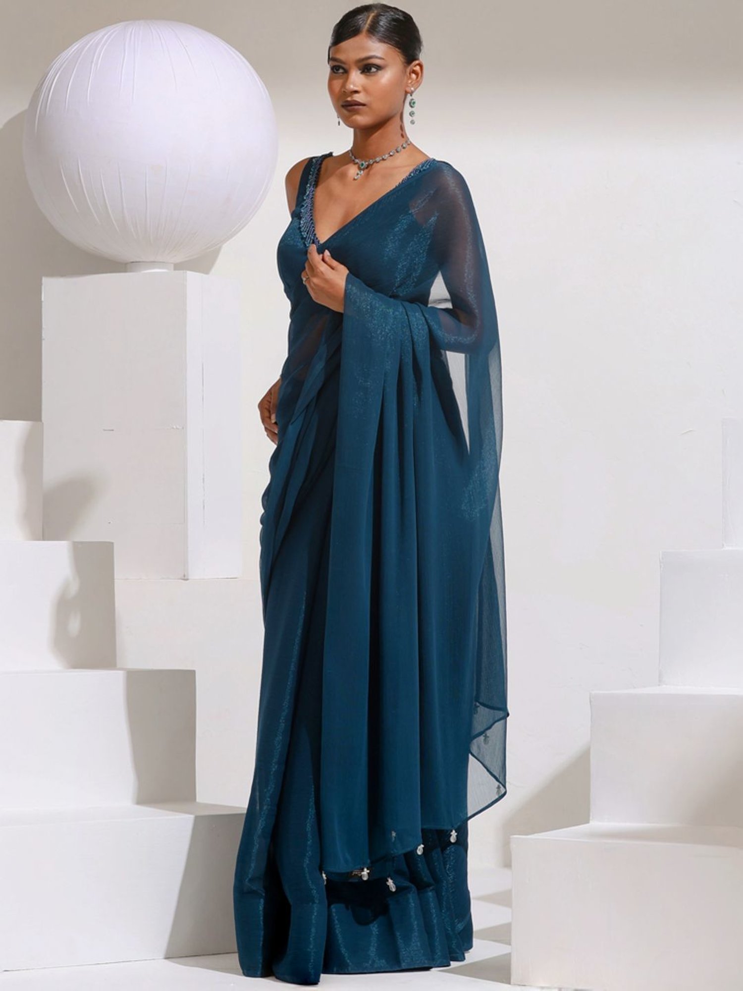 Swtantra Blue Plain Saree With Unstitched Blouse