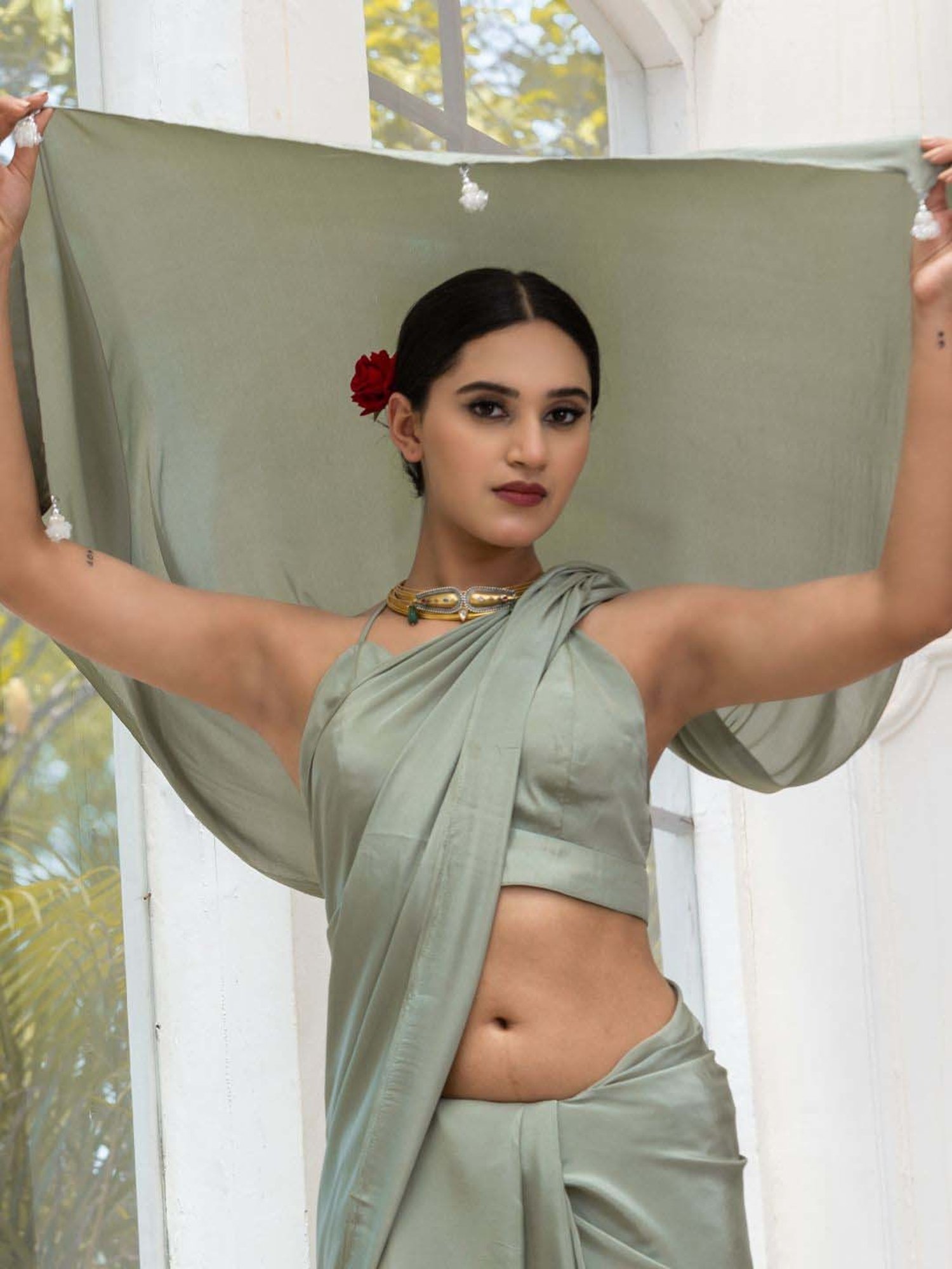 Swtantra Grey Saree With Unstitched Blouse
