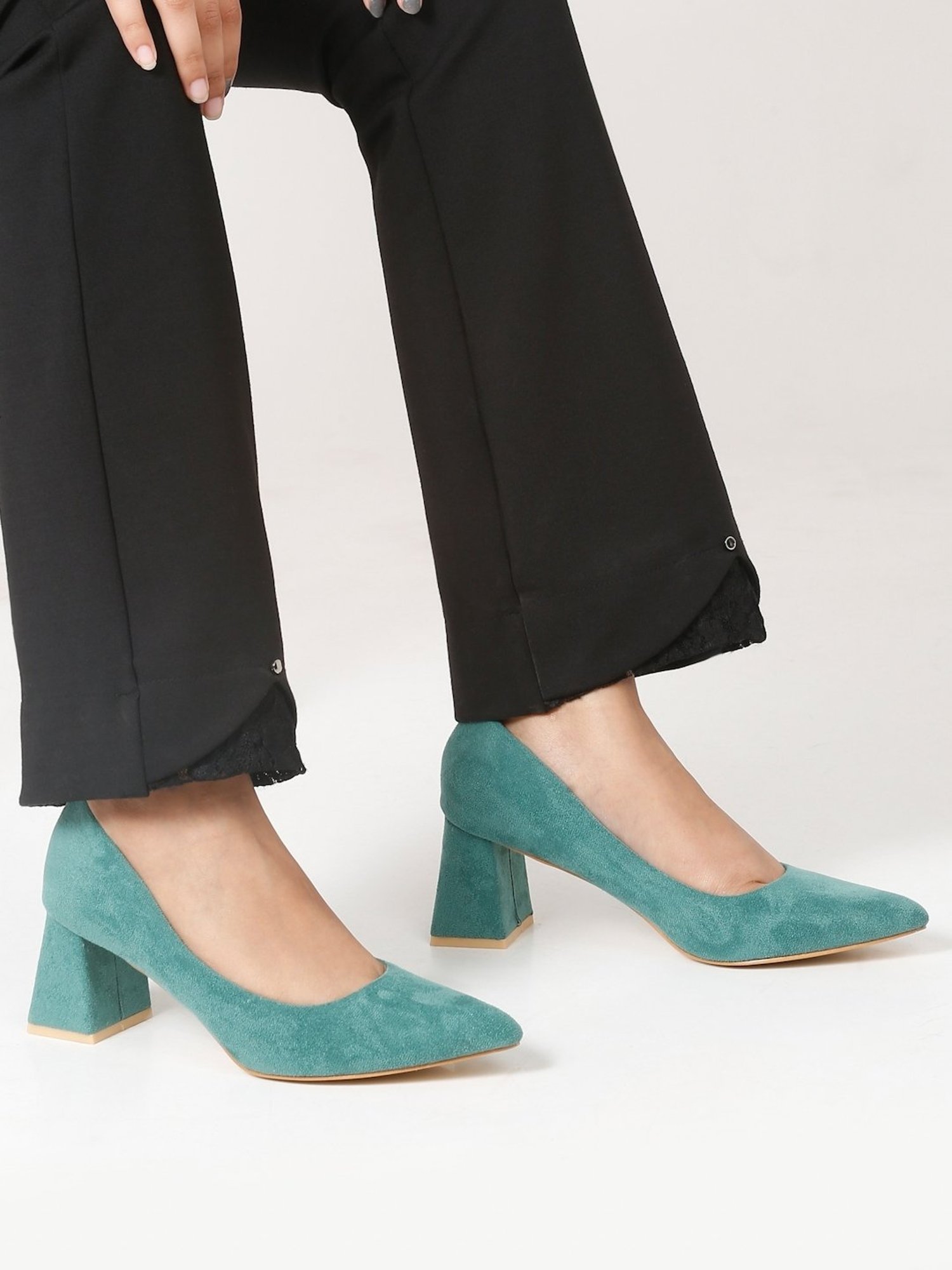 Flat N Heels Women's Green Casual Pumps