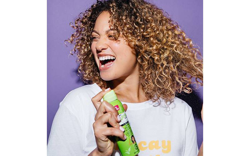 Yes To Tea Tree Soothing Spray-On Hair Mask - 3.4 floz