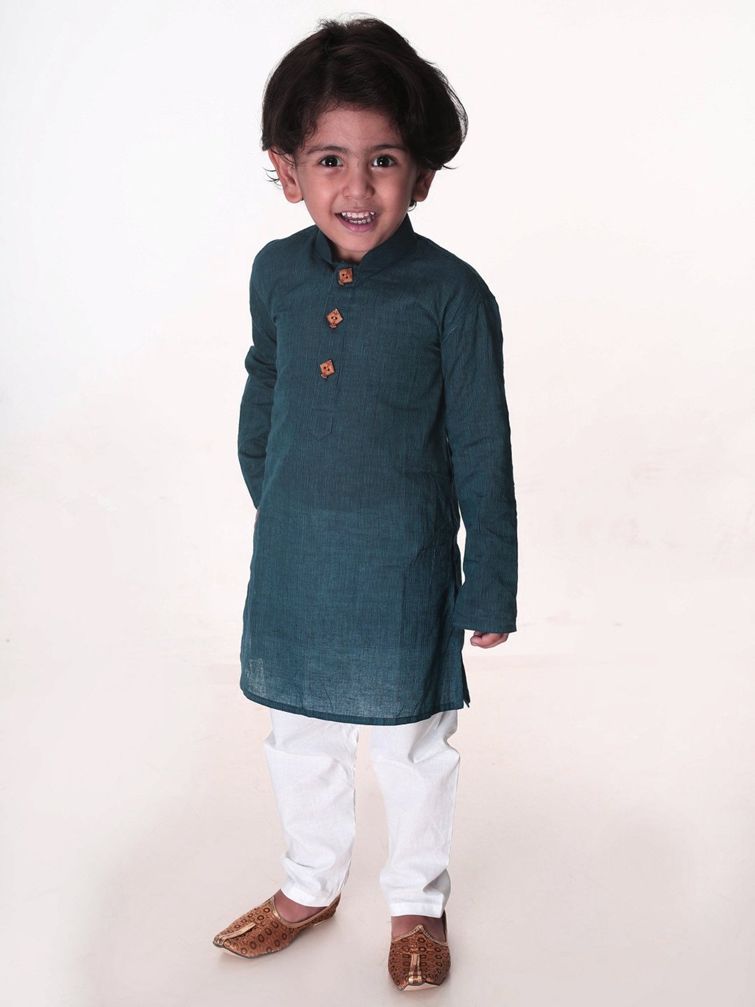 VASTRAMAY SISHU Blue & White Cotton Self Kurta Set