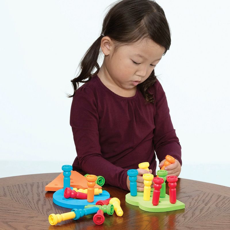 PlayMonster A-Z Pegboard Set - Uppercase