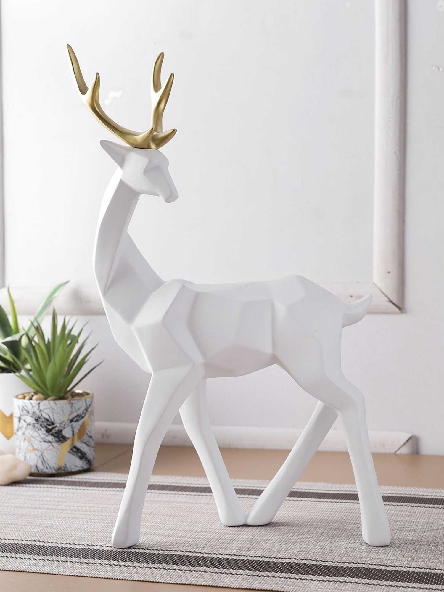 Tayhaa White White Reindeers Figurine
