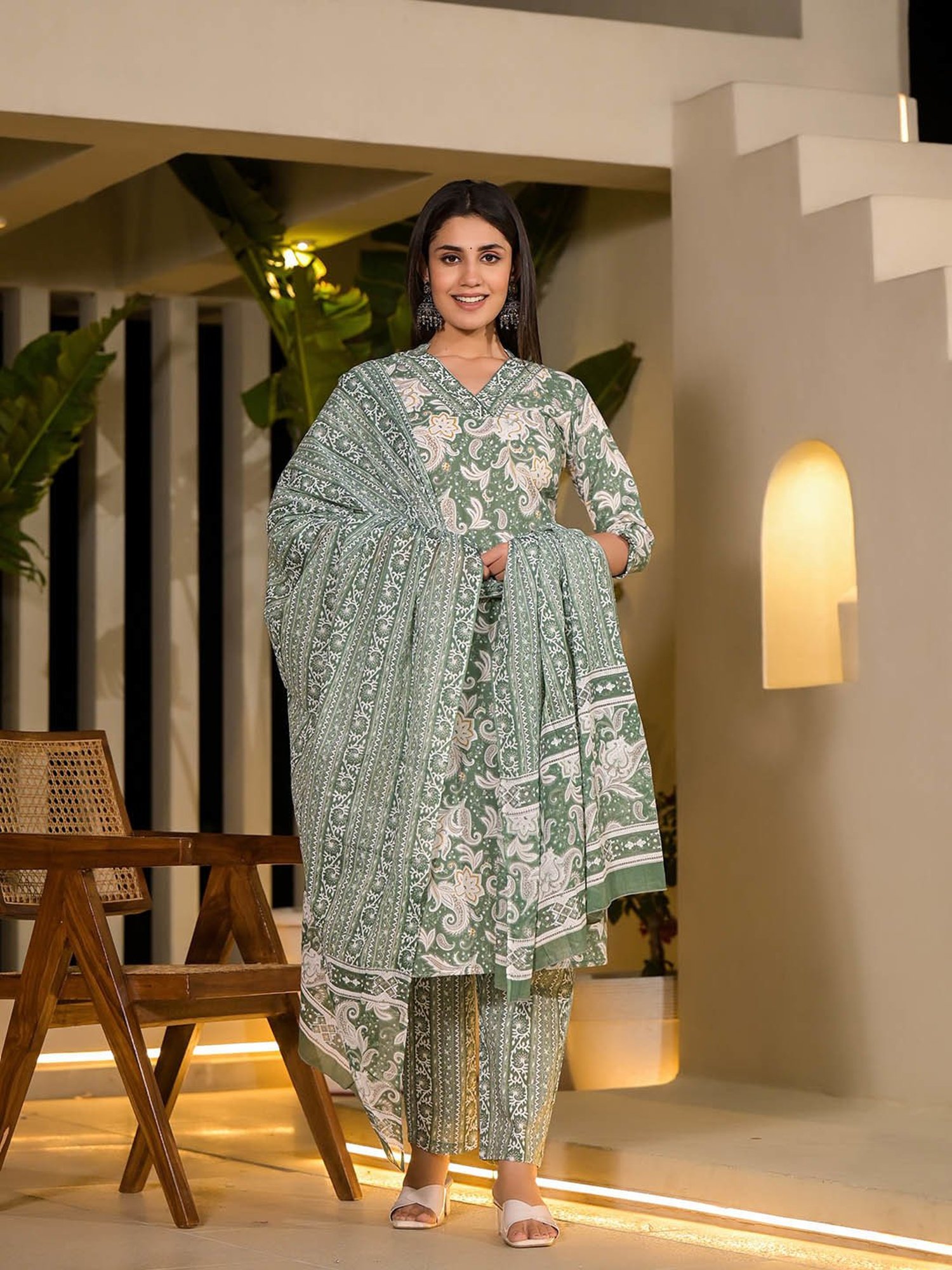 Yufta Green Embroidered Kurta With Pant & Dupatta
