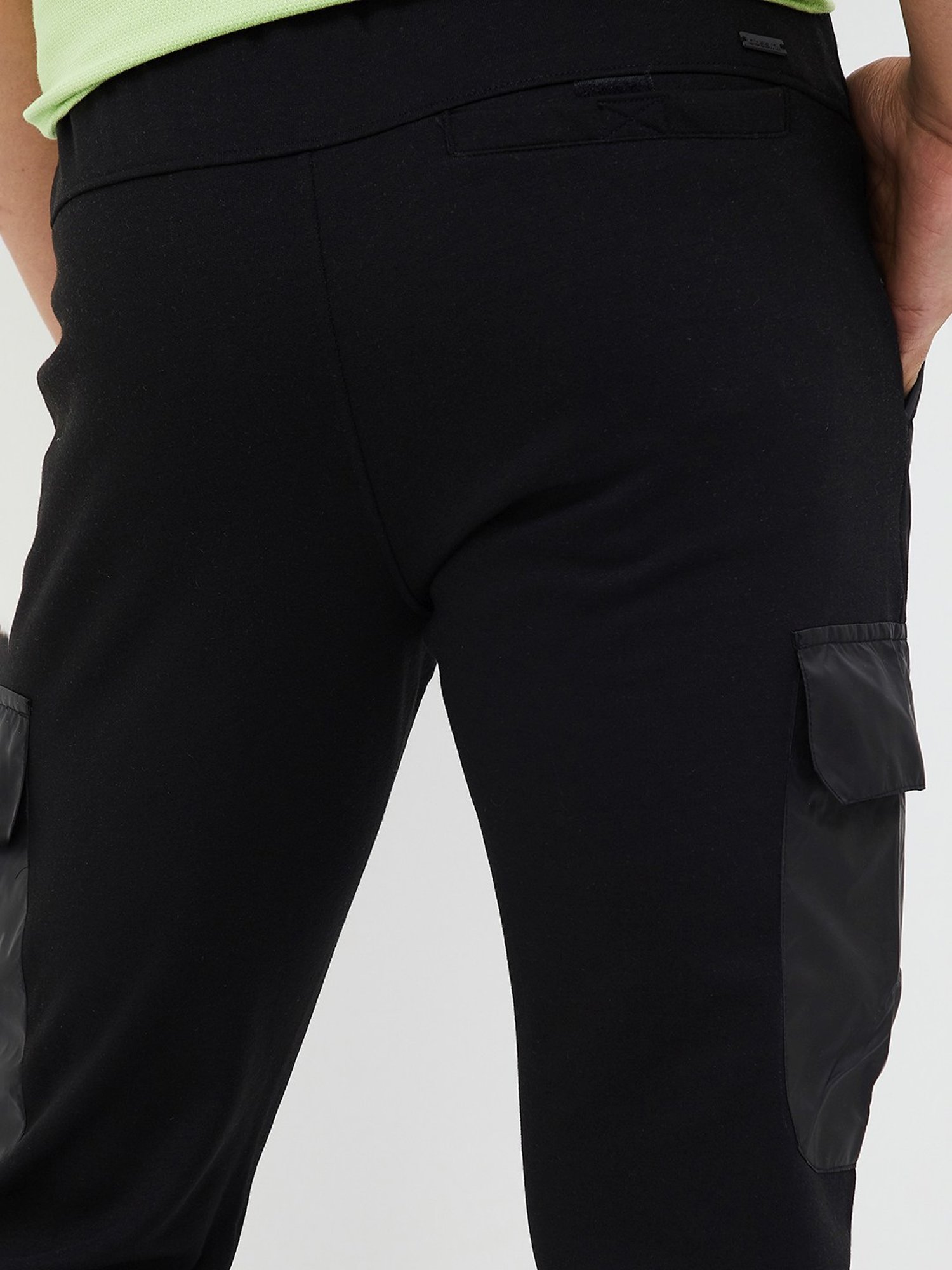 Bossini Black Cotton Regular Fit Printed Joggers