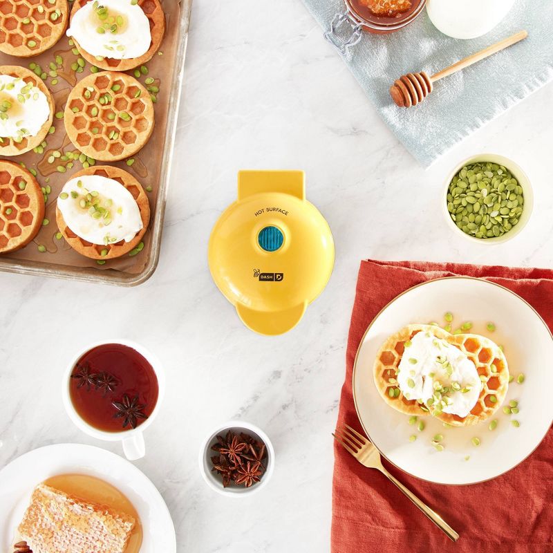 Dash Mini Honeycomb Waffle Maker