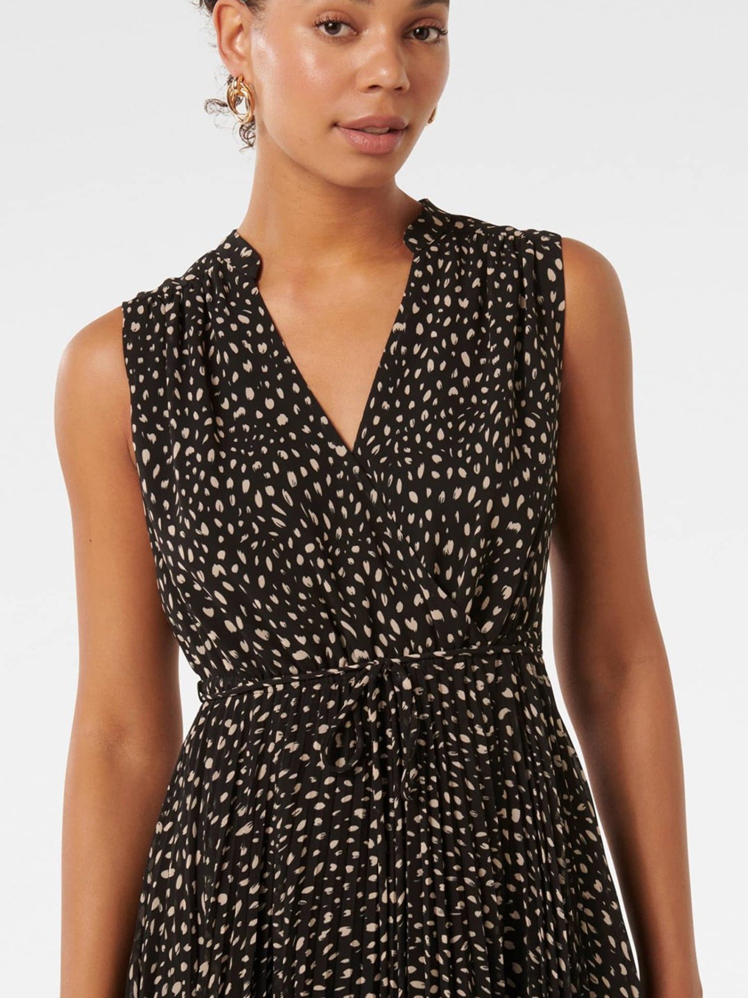 Forever New Black Barbara Sleeveless Pleated Midi Dress