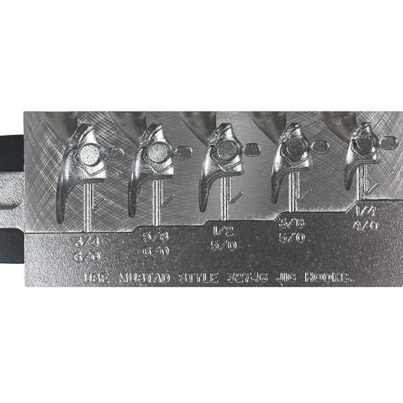 Berkley Flicker Minnow Pro Rattling Fishing Lure - Size 7 - Slick Purple Bengal