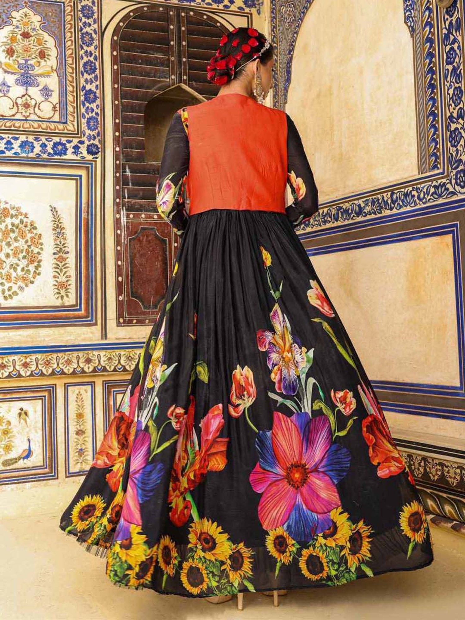 SCAKHI Black Printed Maxi Dress With Jacket