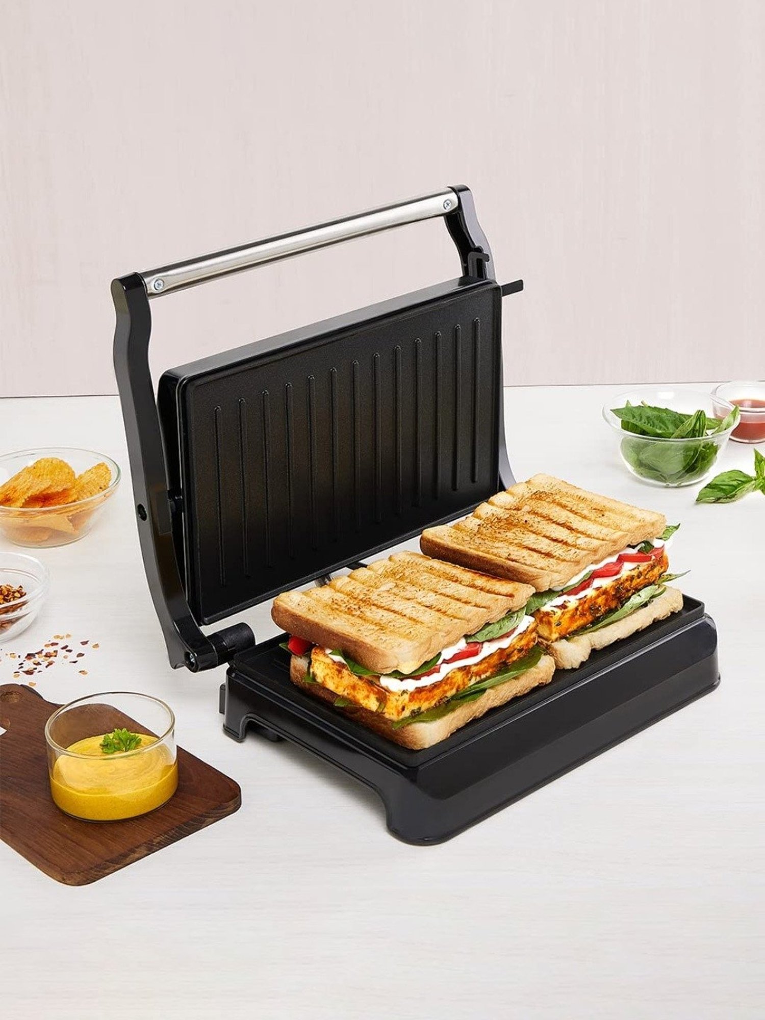 Borosil Sandwich Maker 700W Non Stick Coating (Black)