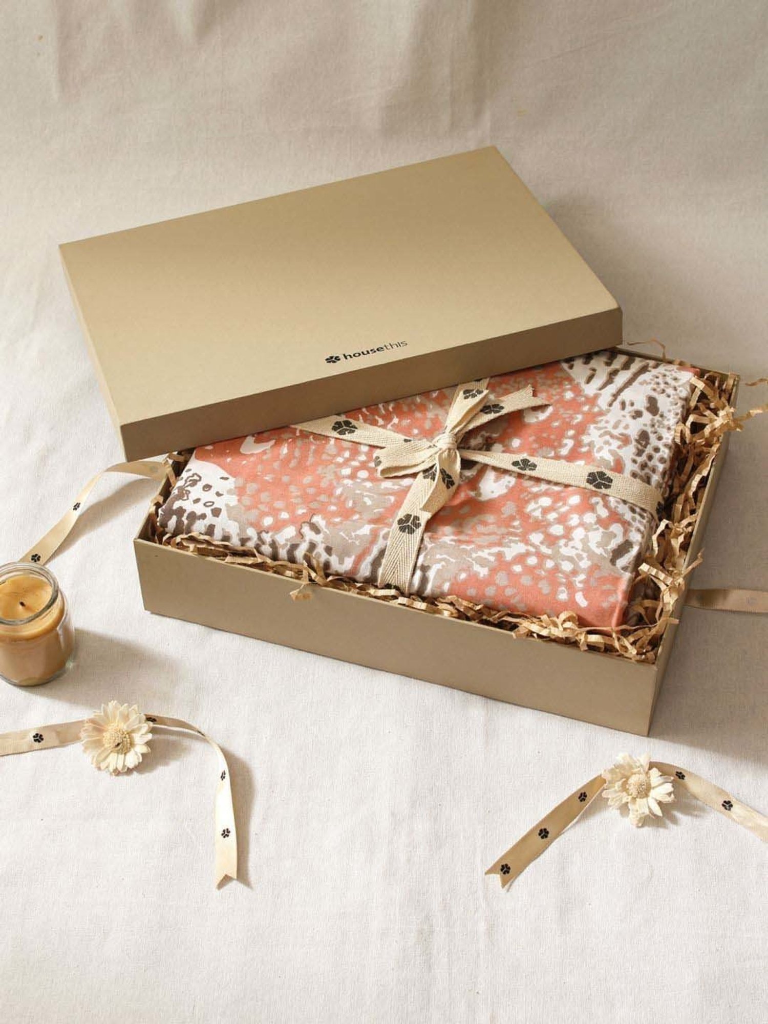 House This Mashak Peach Cotton 180 TC King Bedsheet with 2 Pillow Cover