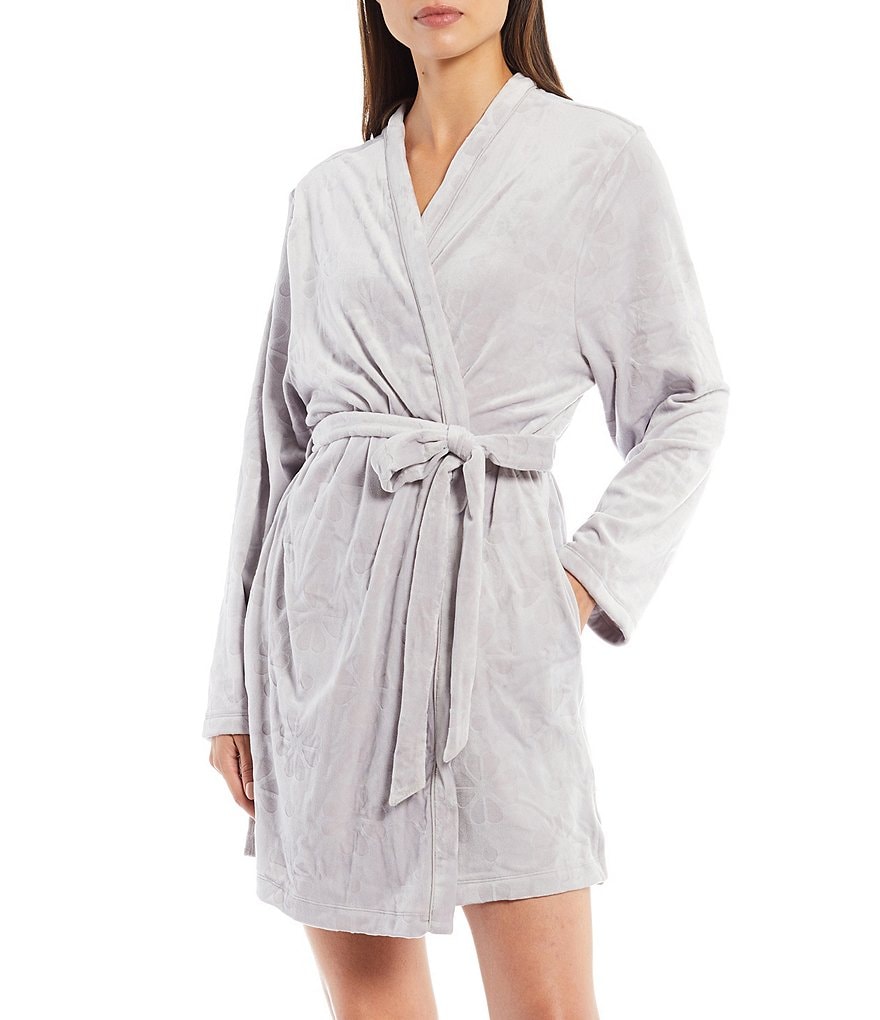 kate spade new york Plus Embossed Floral Plush Long Sleeve Flat Band Neck Self-Tie Short Wrap Robe