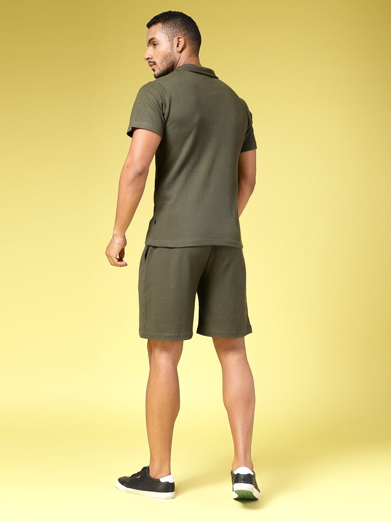 Rigo Olive Slim Fit Textured T-Shirt & Shorts Set