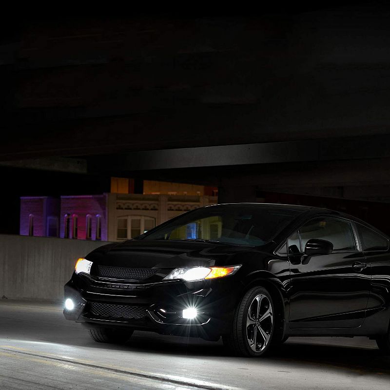 Sylvania 5202SZ.BB2 High Performance SilverStar zXe White 5202 Xenon Fueled Halogen Fog Headlight Bulbs with HID Attitude and Alloy Coating, 2 Pack