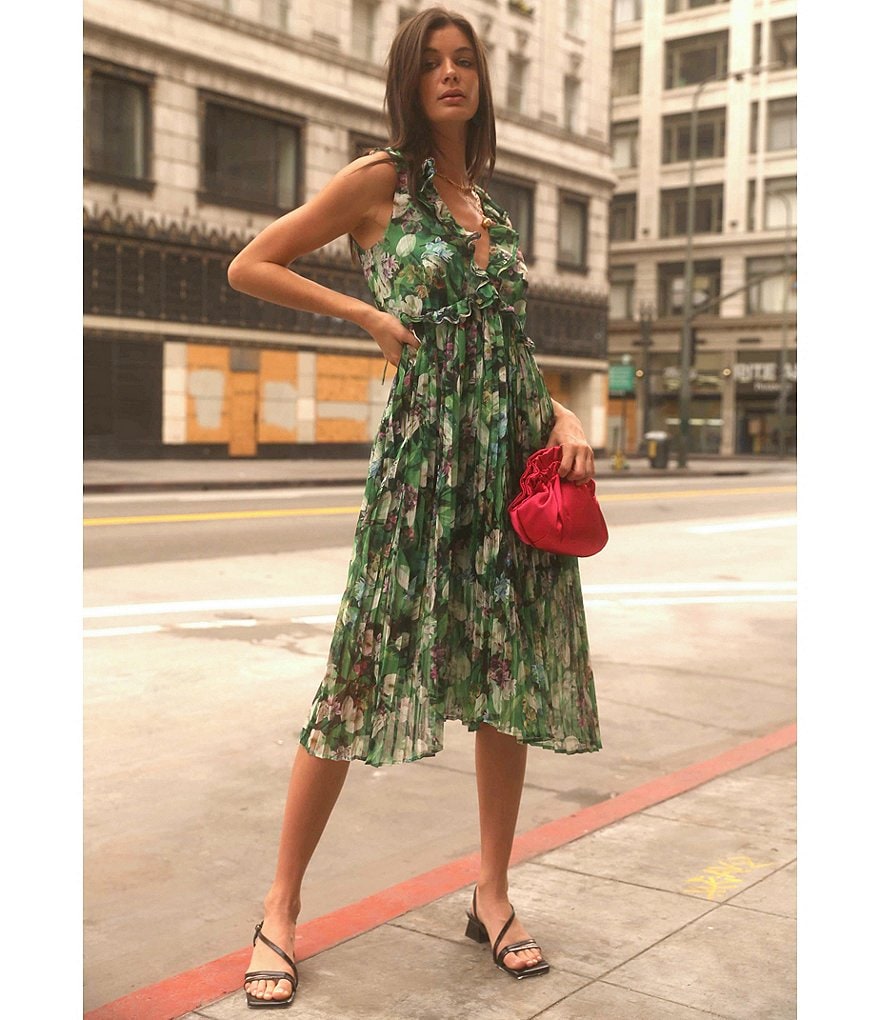 Adelyn Rae Pleated Floral V-Neck Chiffon Midi Dress