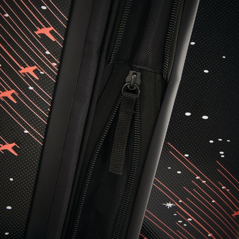 American Tourister 18'' Minnie Mouse Upright Hardside Suitcase