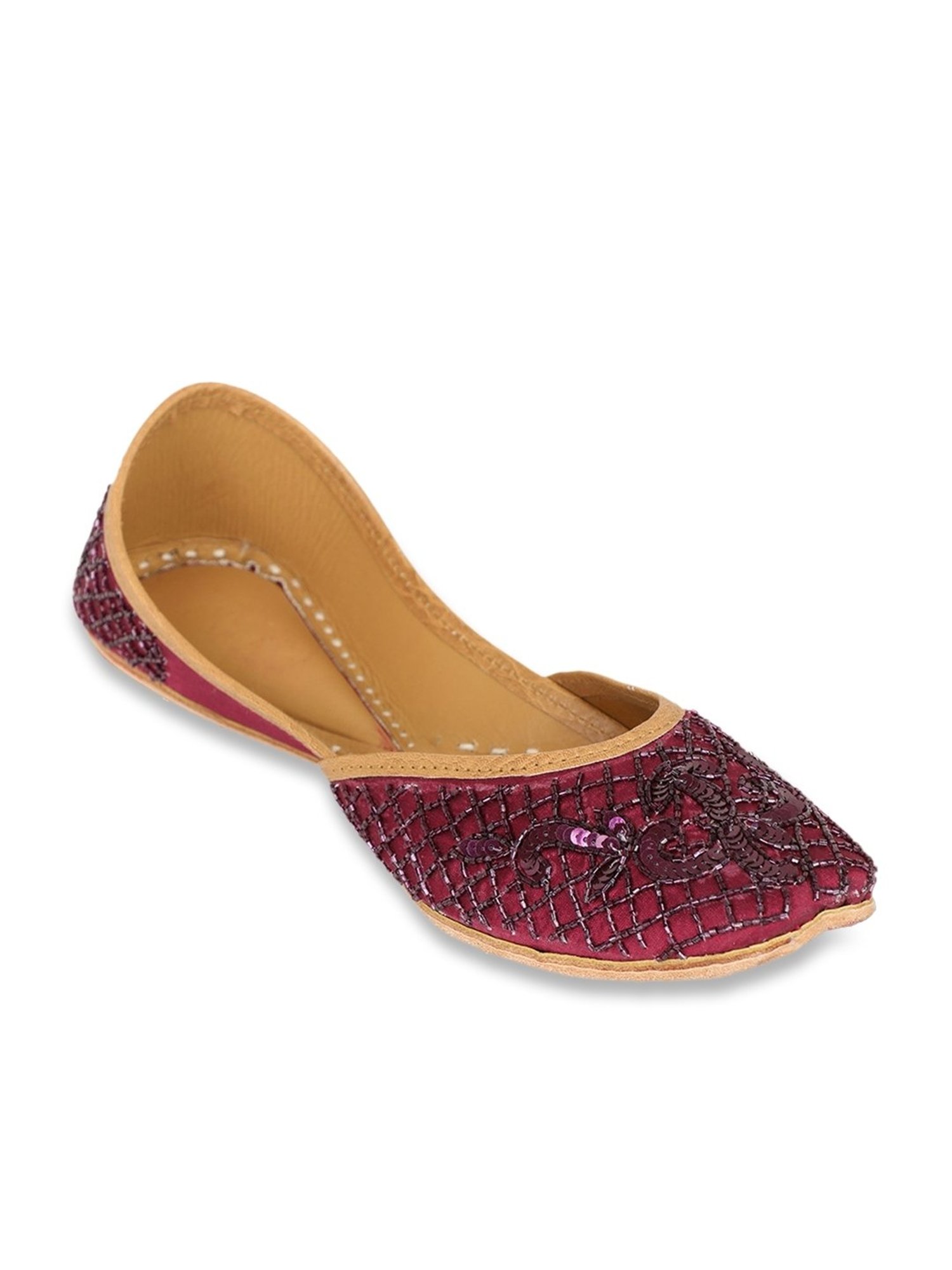 NR by Nidhi Rathi Women's Burgundy Ethnic Juttis