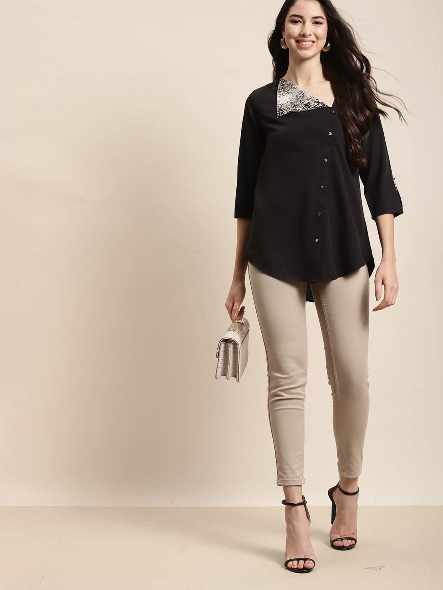 Qurvii Black Regular Fit Top