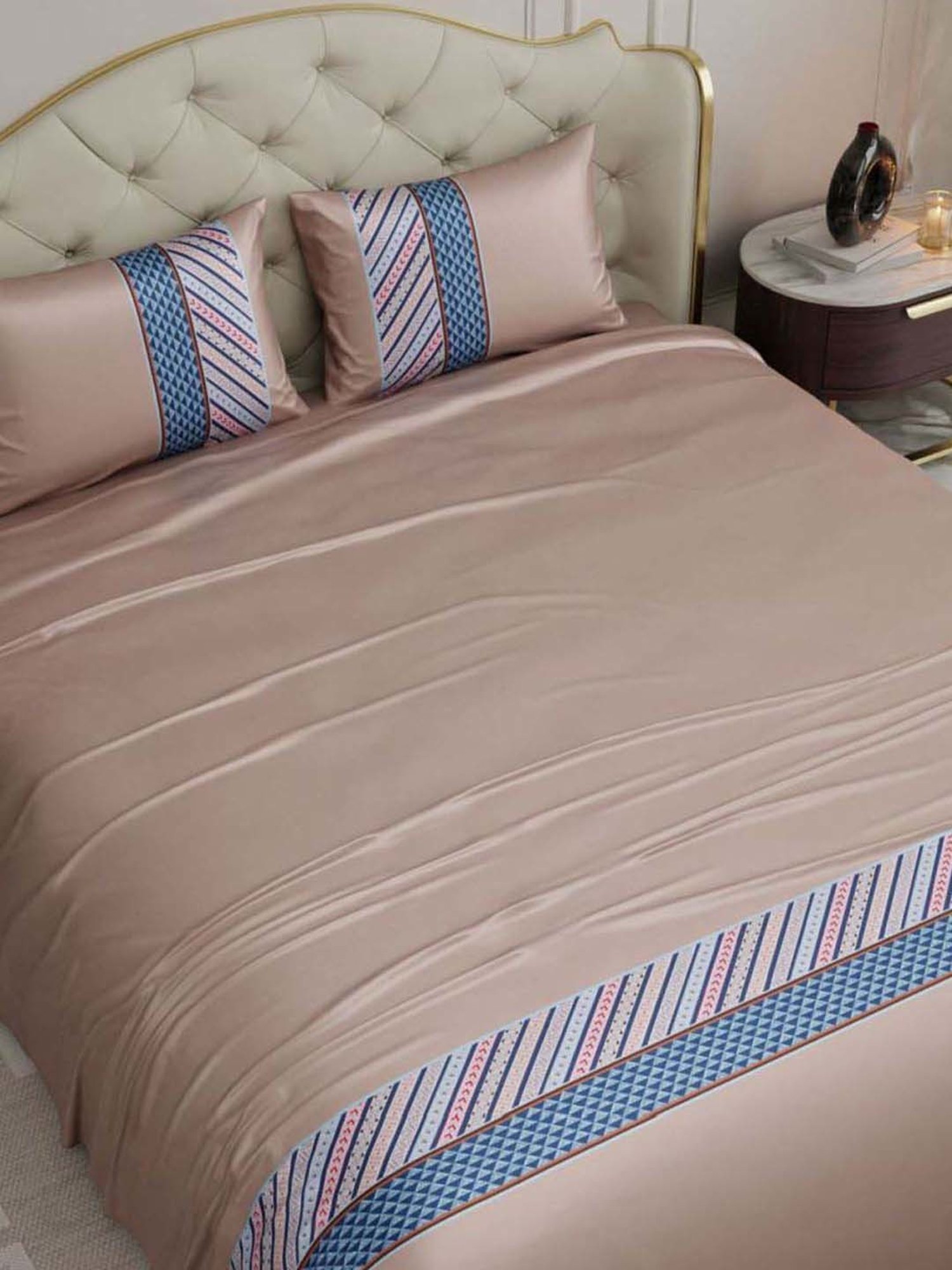 Stoa Paris Black Polyester 300 TC Chateau Charisma Double Bed Sheet With 2 Pillow Covers