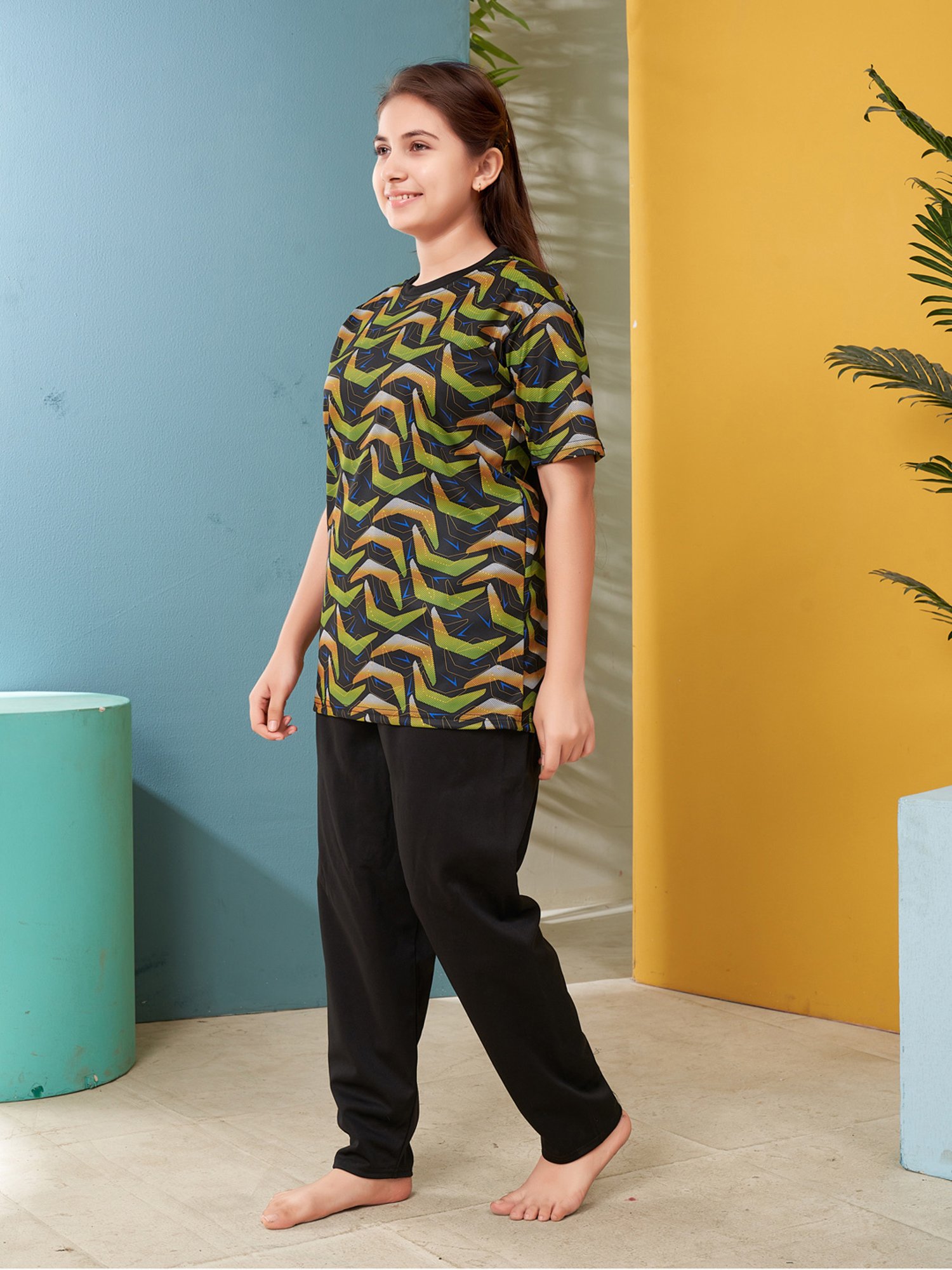 Aarika Kids Green & Black Printed Top with Pants
