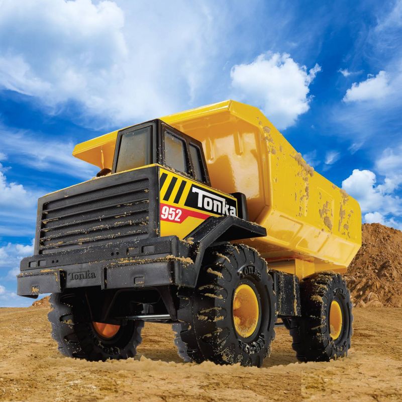 Tonka  Steel Classics - Mighty Dump Truck