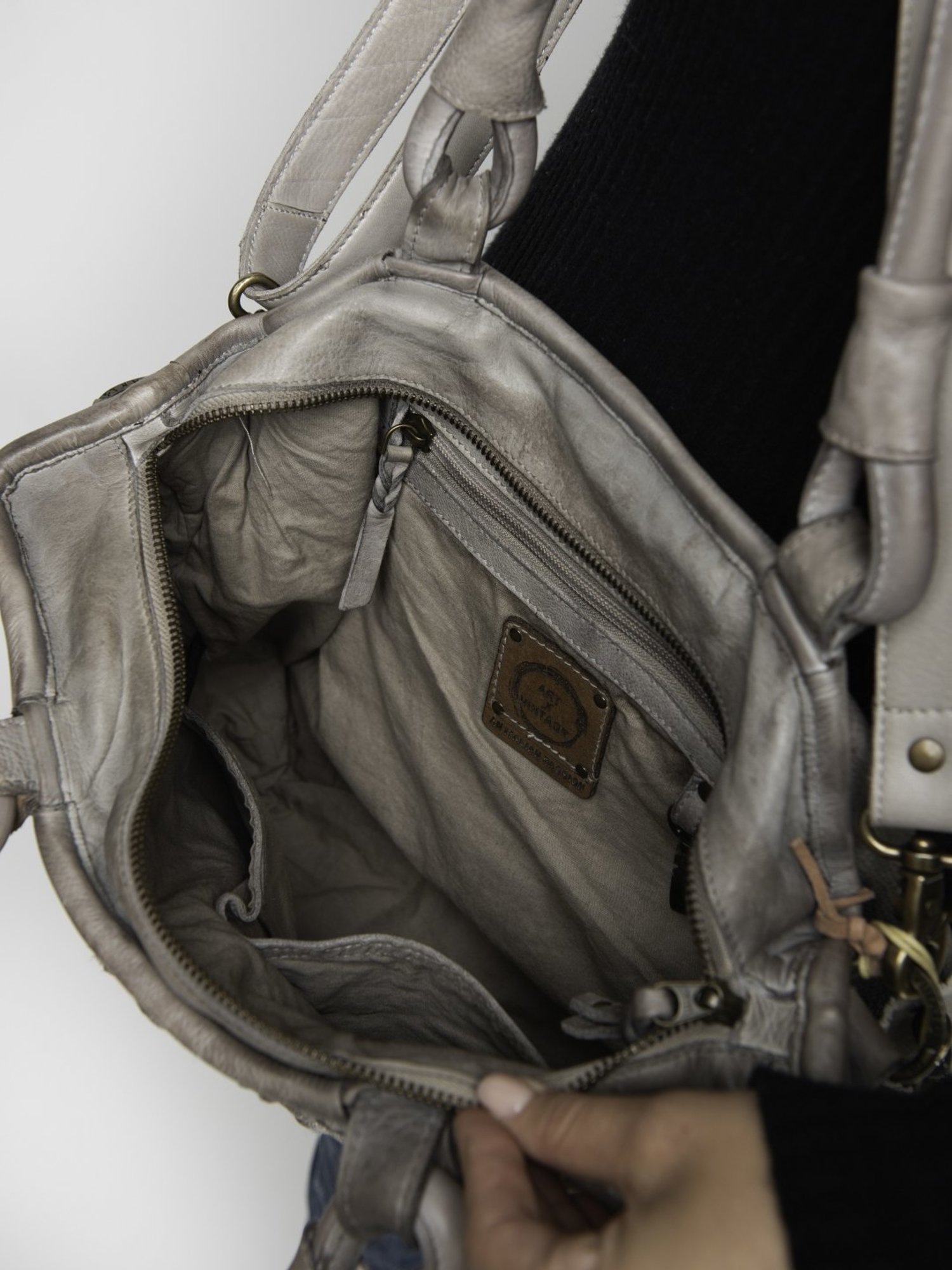 Art N Vintage Crown Gery Leather Textured Medium Shoulder Handbag