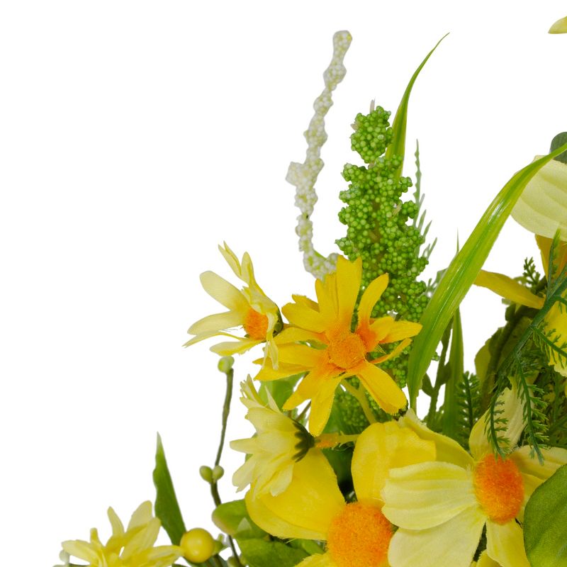 Northlight Daisy and Berry Floral Spring Wreath, Yellow and Green 23"