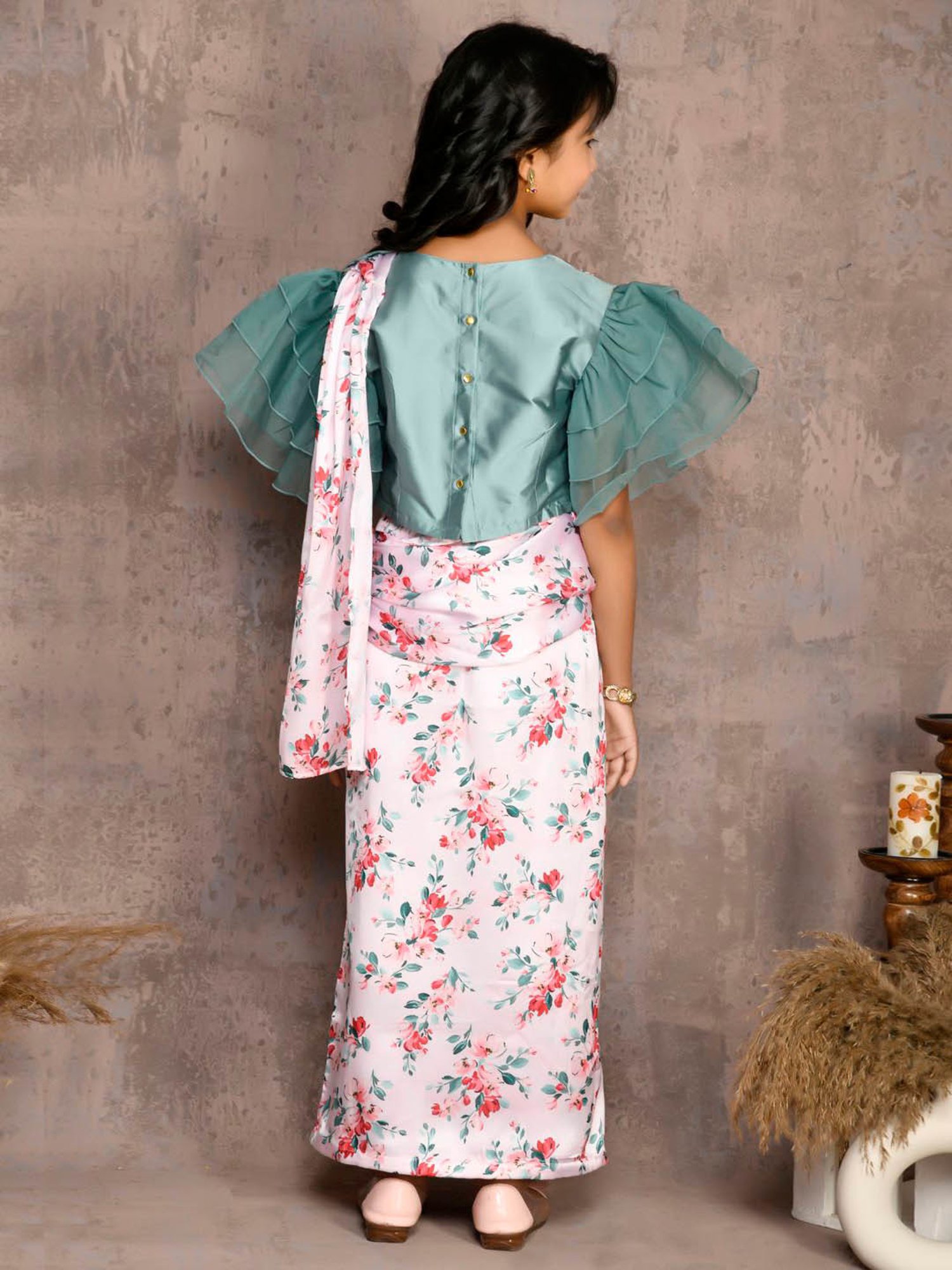 LilPicks Kids Green & White Regular Fit Saree