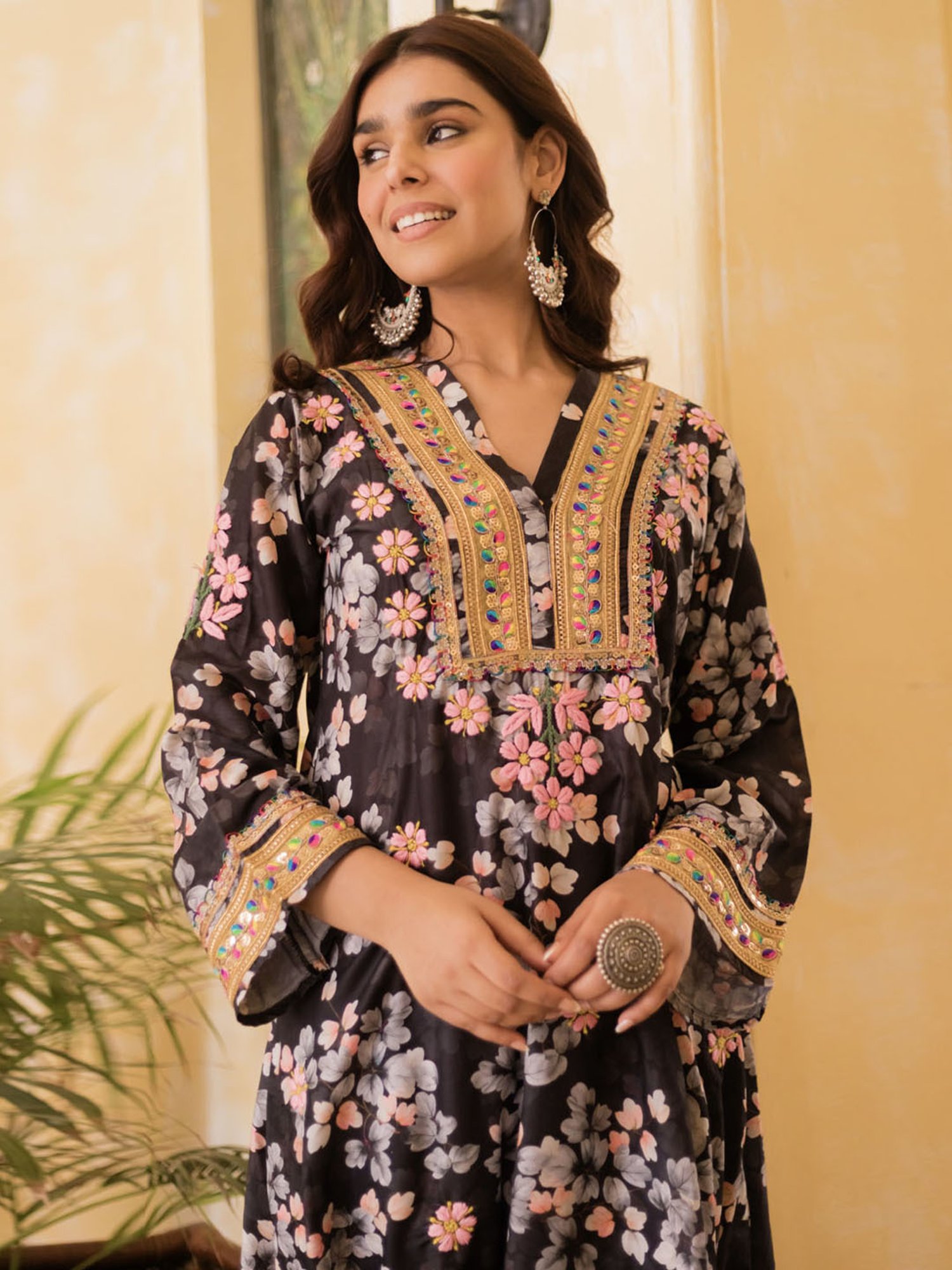 House of Kari Saba Chikankari Kurta Set in Muslin Silk - Black
