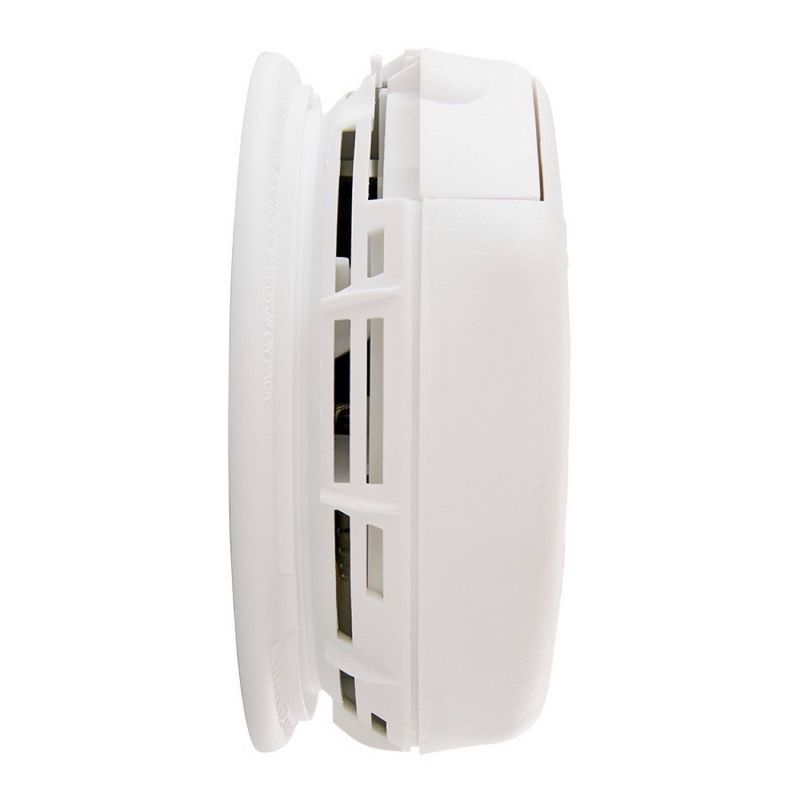 First Alert SA320 Battery Powered Smoke Detector with Photoelectric and Ionization Sensors