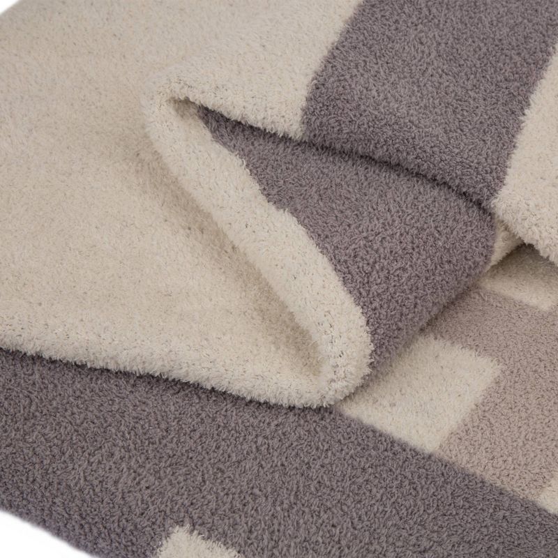 60" x 50" Knitted Polyester Geometric Pattern Feather Yarn Throw Blanket - Glitzhome