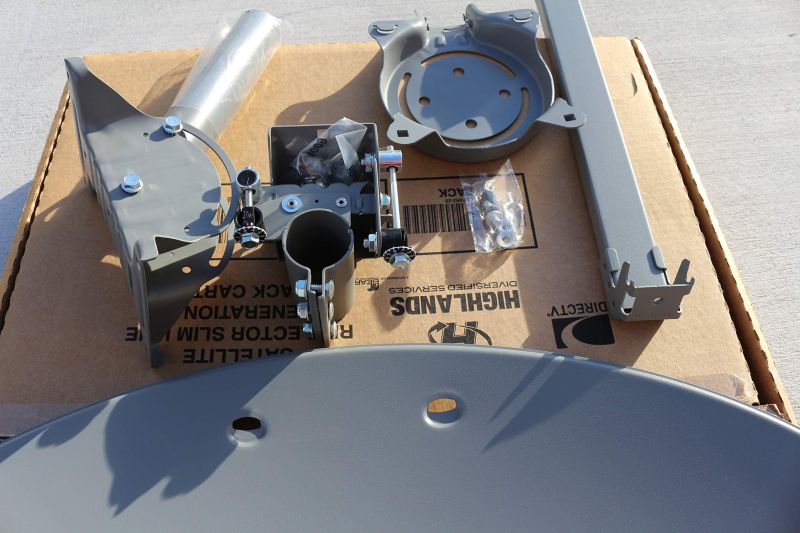 DIRECTV AU9-SL3-SWM Three LNB Ka/Ku Slim Line Dish Antenna SL-3 LNB Combo