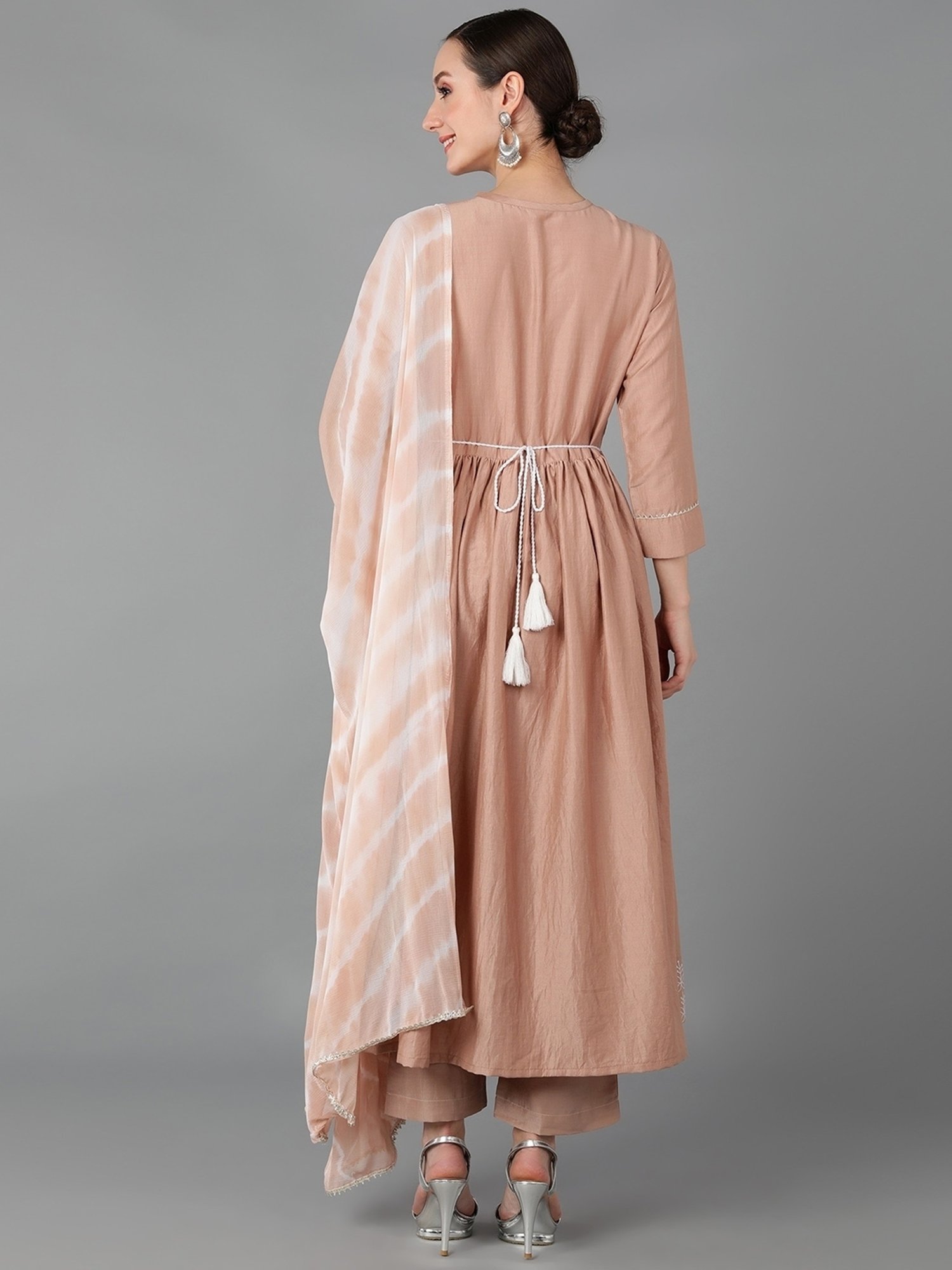 Vaamsi Beige Embroidered Kurta Pant Set With Dupatta